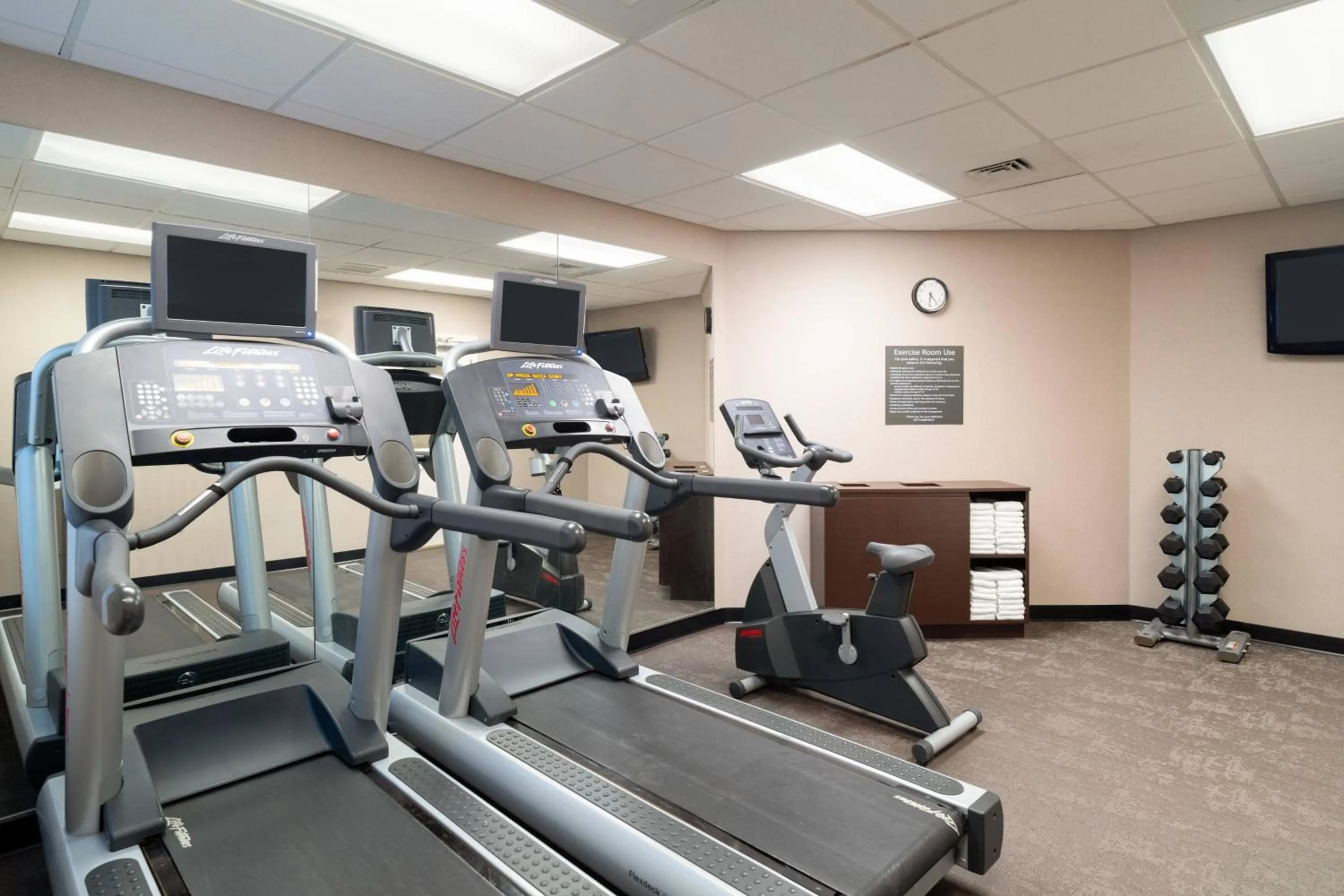 Fitness centre/facilities in Residence Inn Southington