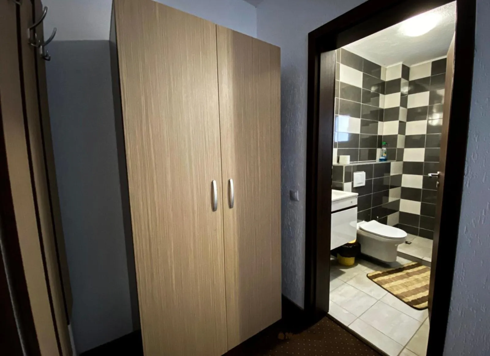 Shower in Hanul Patrisiei