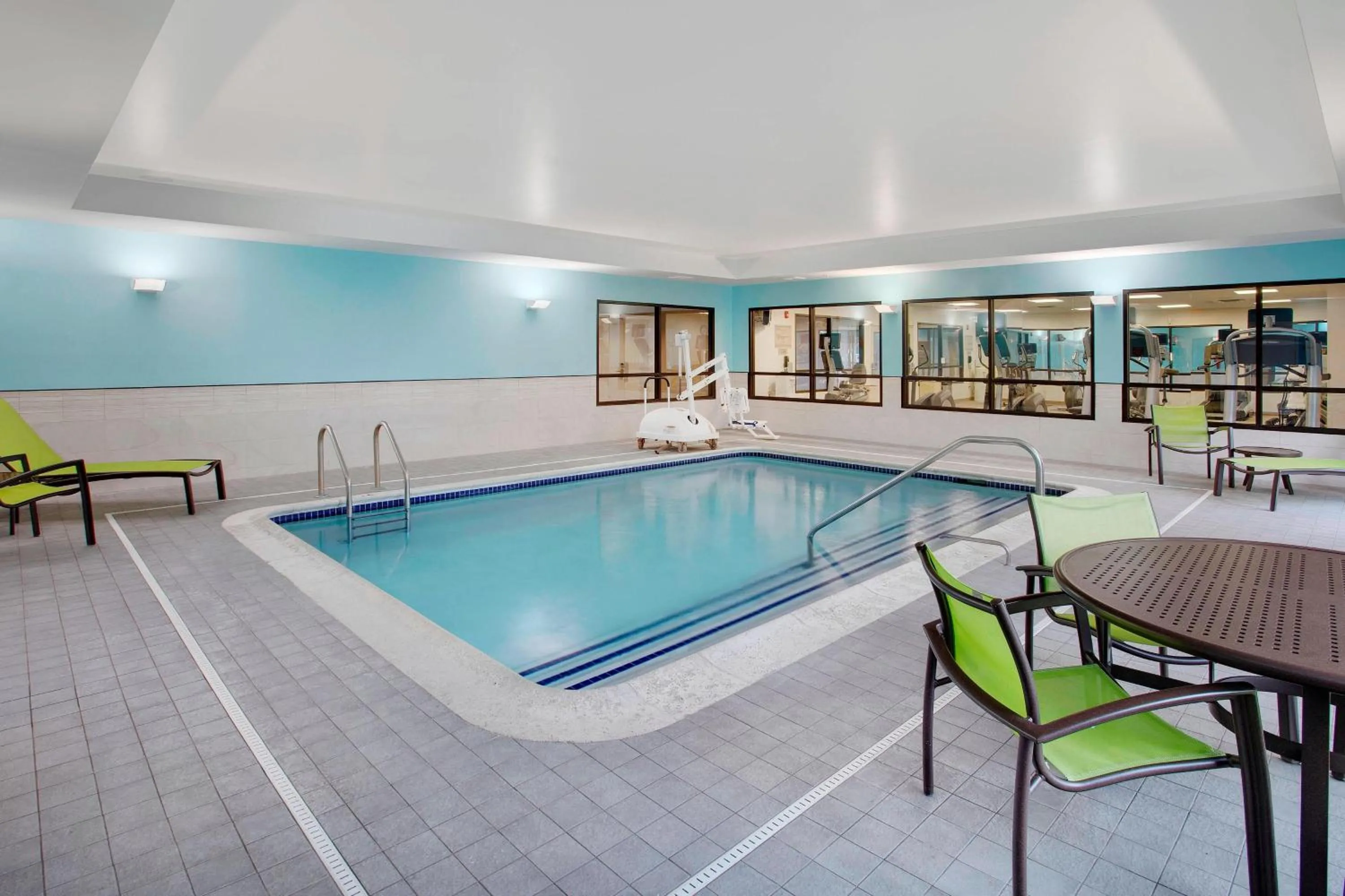 Swimming pool in SpringHill Suites Hartford Airport/Windsor Locks