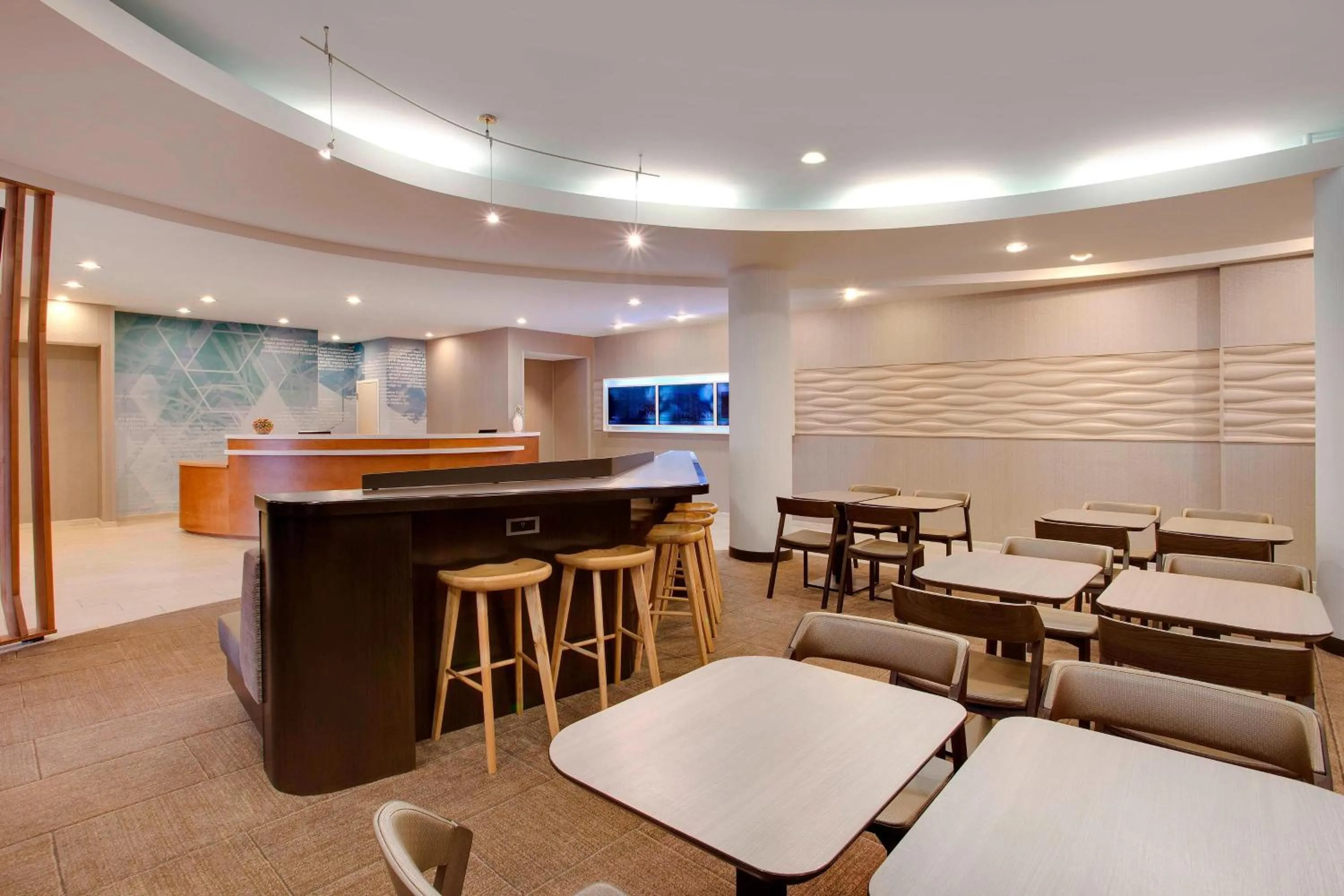 Restaurant/places to eat in SpringHill Suites Hartford Airport/Windsor Locks