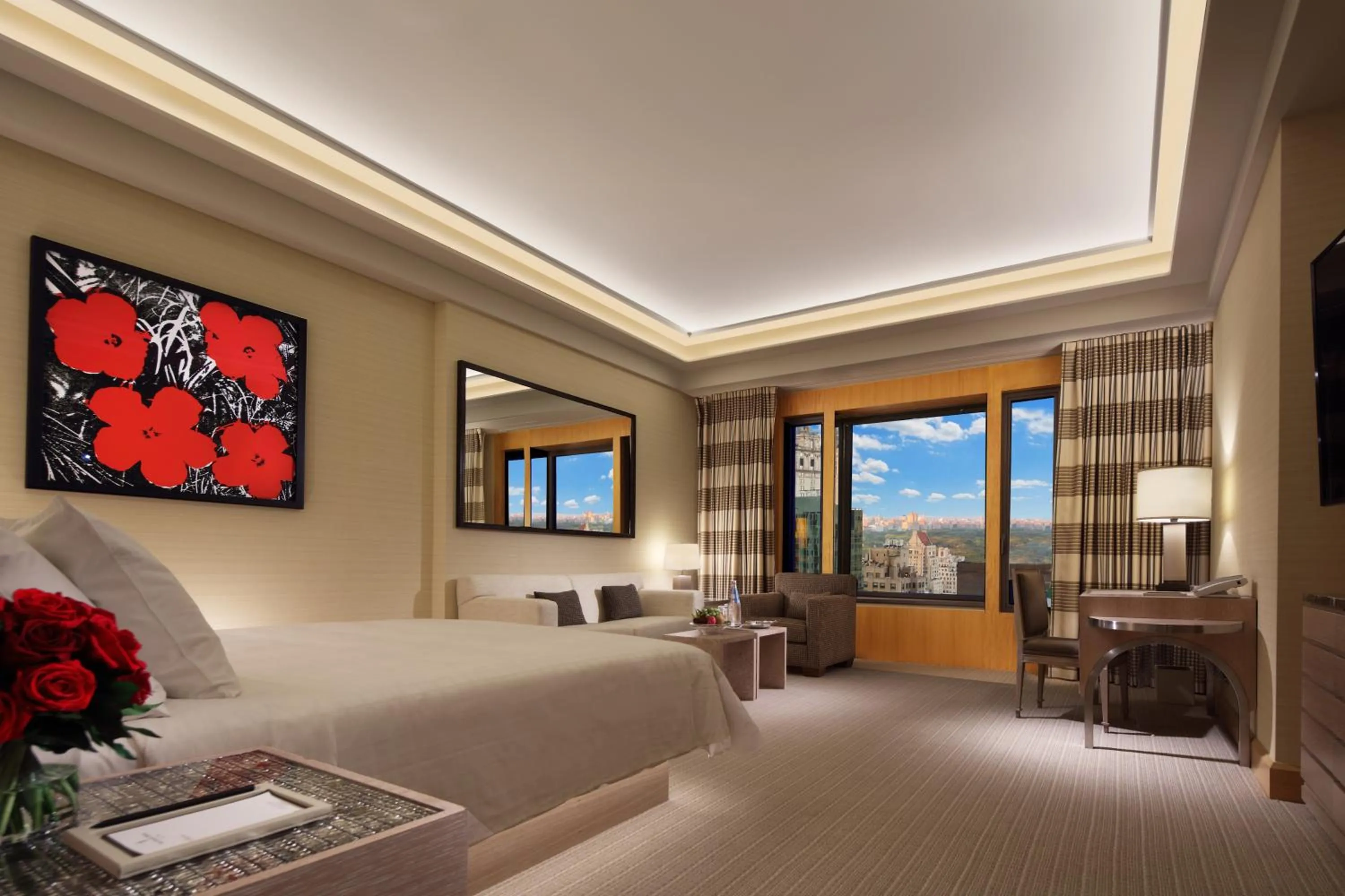 Bedroom, Bed in Four Seasons Hotel New York