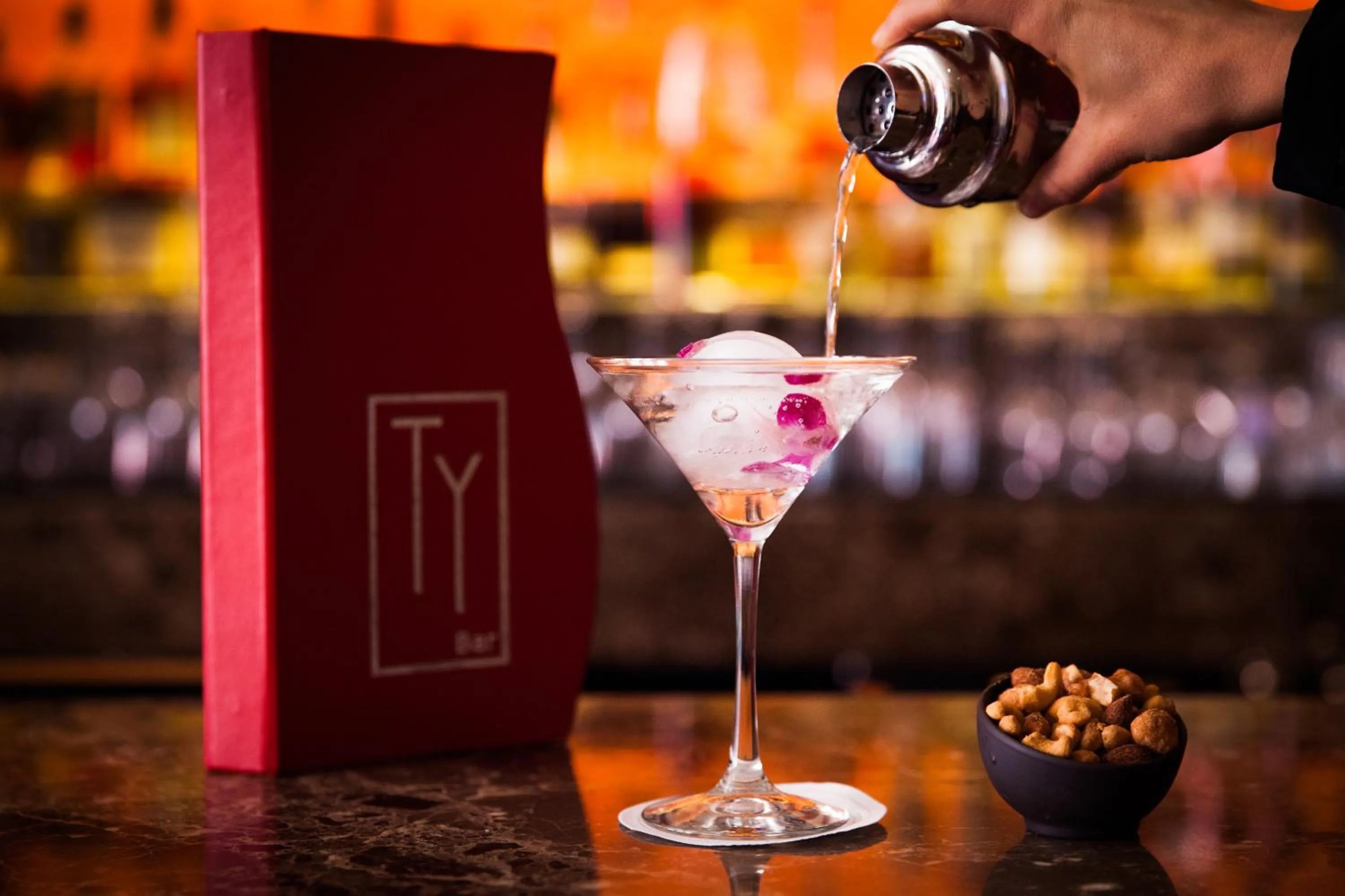 Lounge or bar in Four Seasons Hotel New York