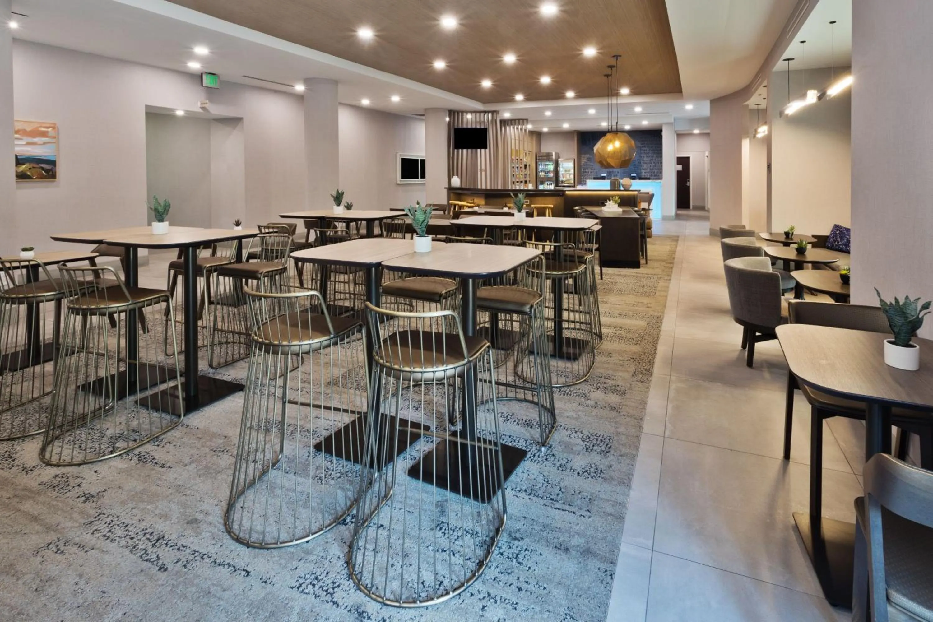 Breakfast in SpringHill Suites Birmingham Colonnade