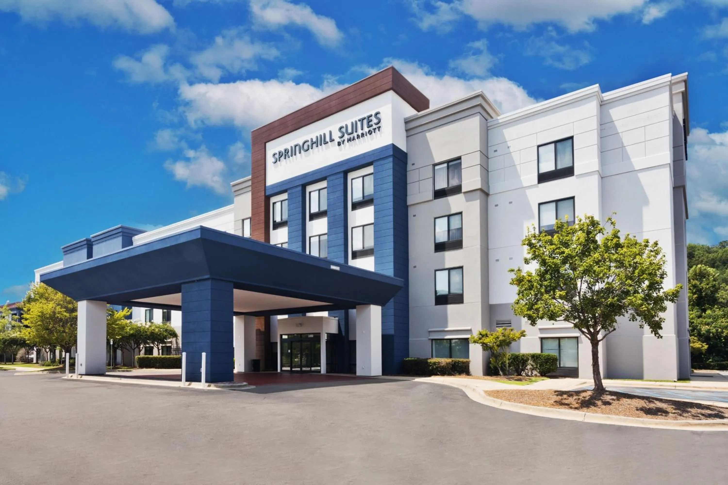 Property building in SpringHill Suites Birmingham Colonnade