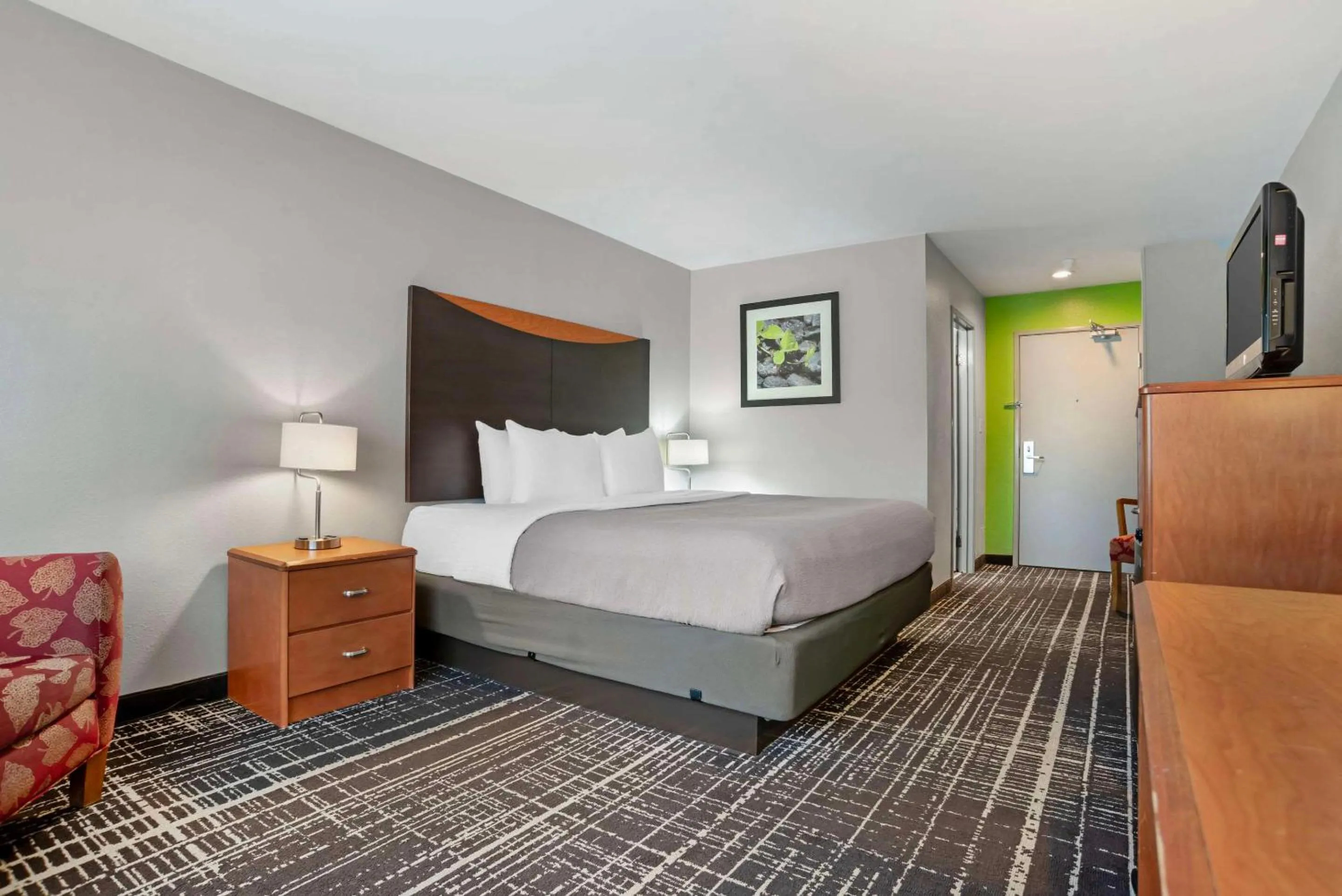 Bedroom, Bed in Quality Inn & Suites Birmingham - Highway 280