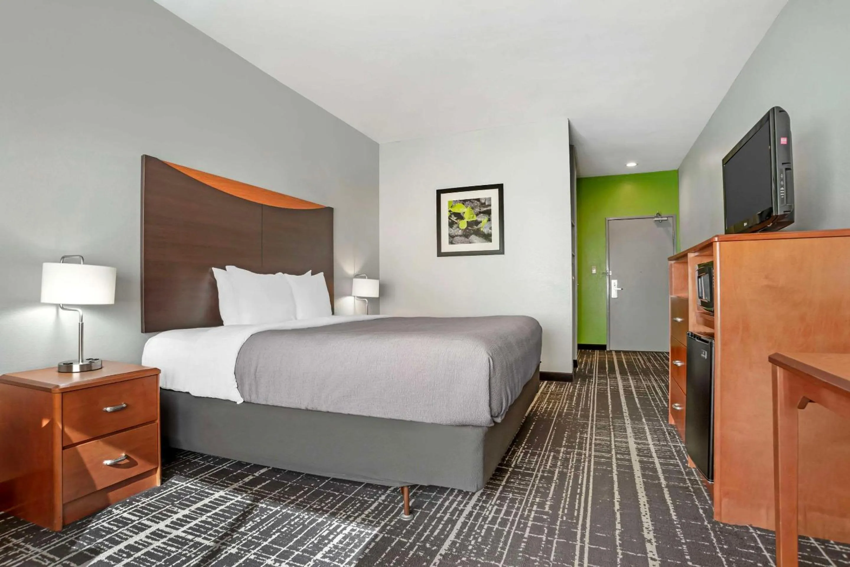 Bedroom, Bed in Quality Inn & Suites Birmingham - Highway 280