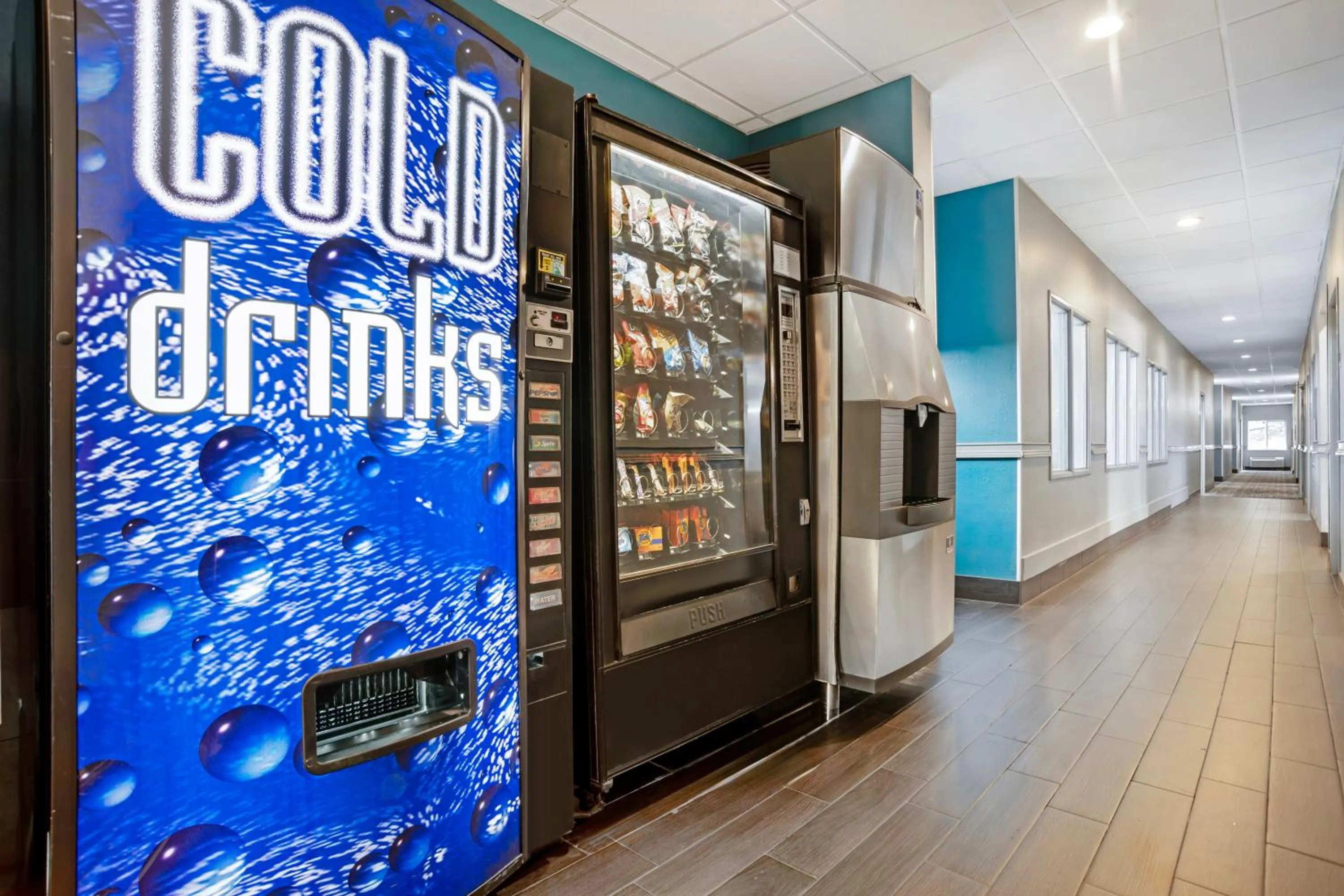 vending machine in Quality Inn & Suites Birmingham - Highway 280