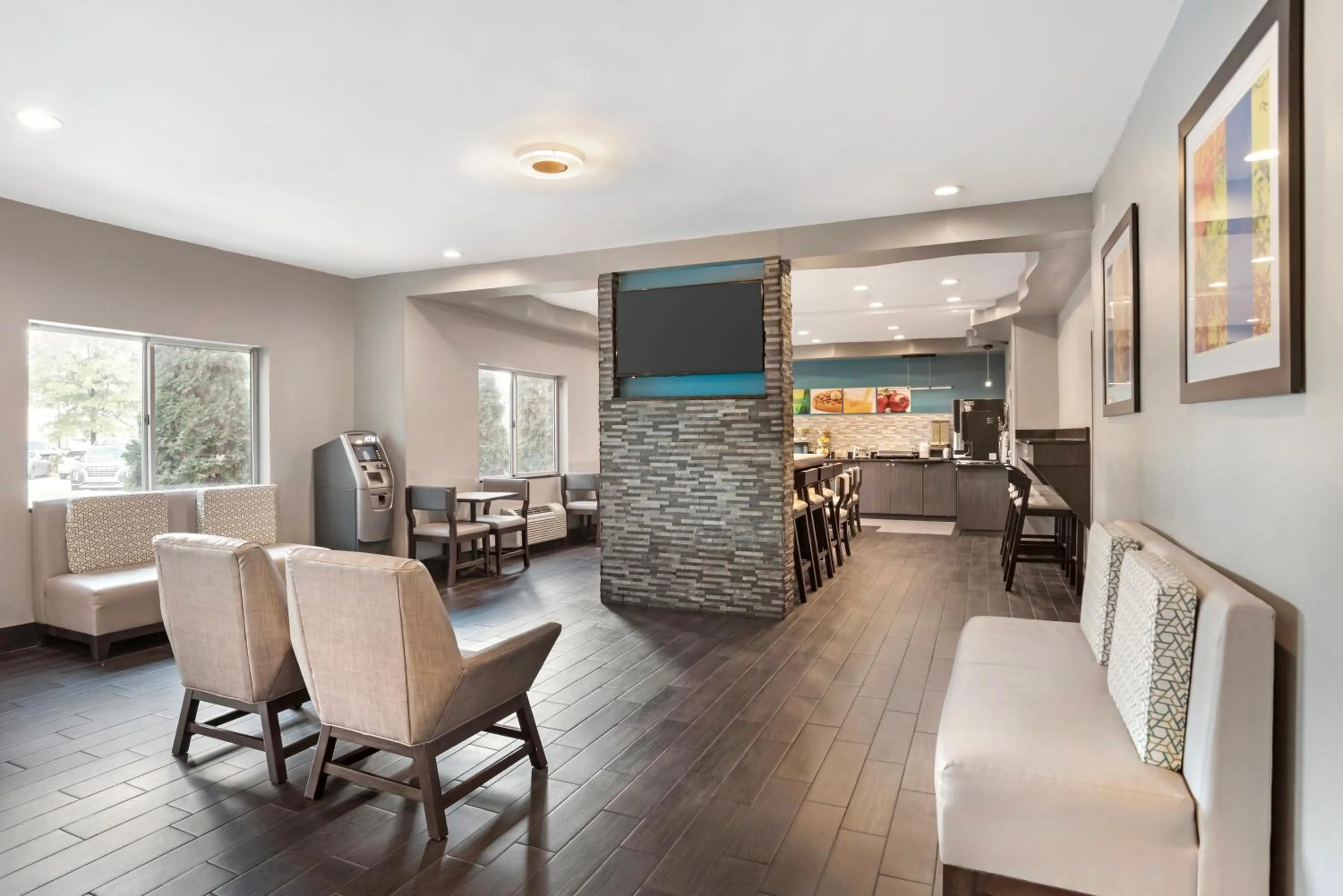 Property building in Quality Inn & Suites Birmingham - Highway 280