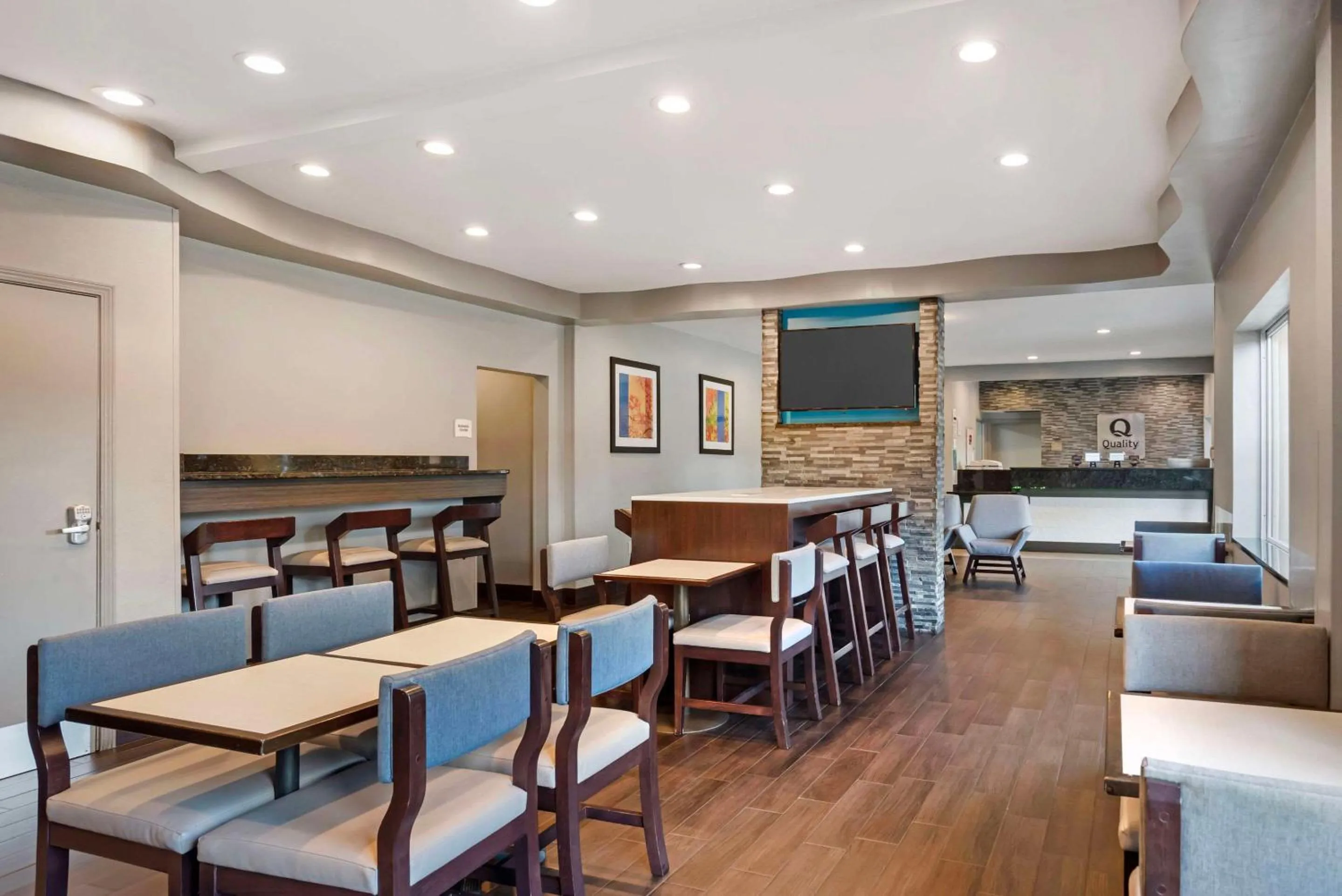 Breakfast in Quality Inn & Suites Birmingham - Highway 280