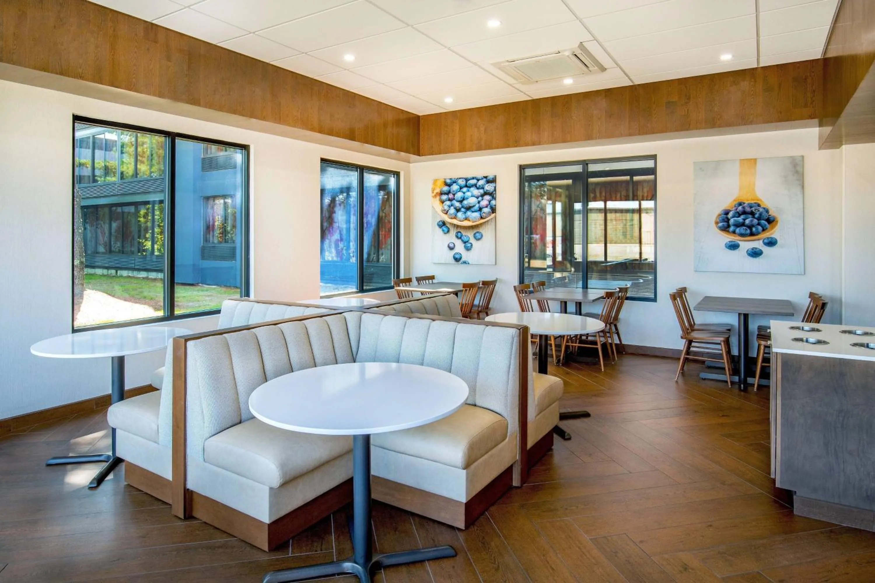 Breakfast in Fairfield Inn by Marriott Bangor