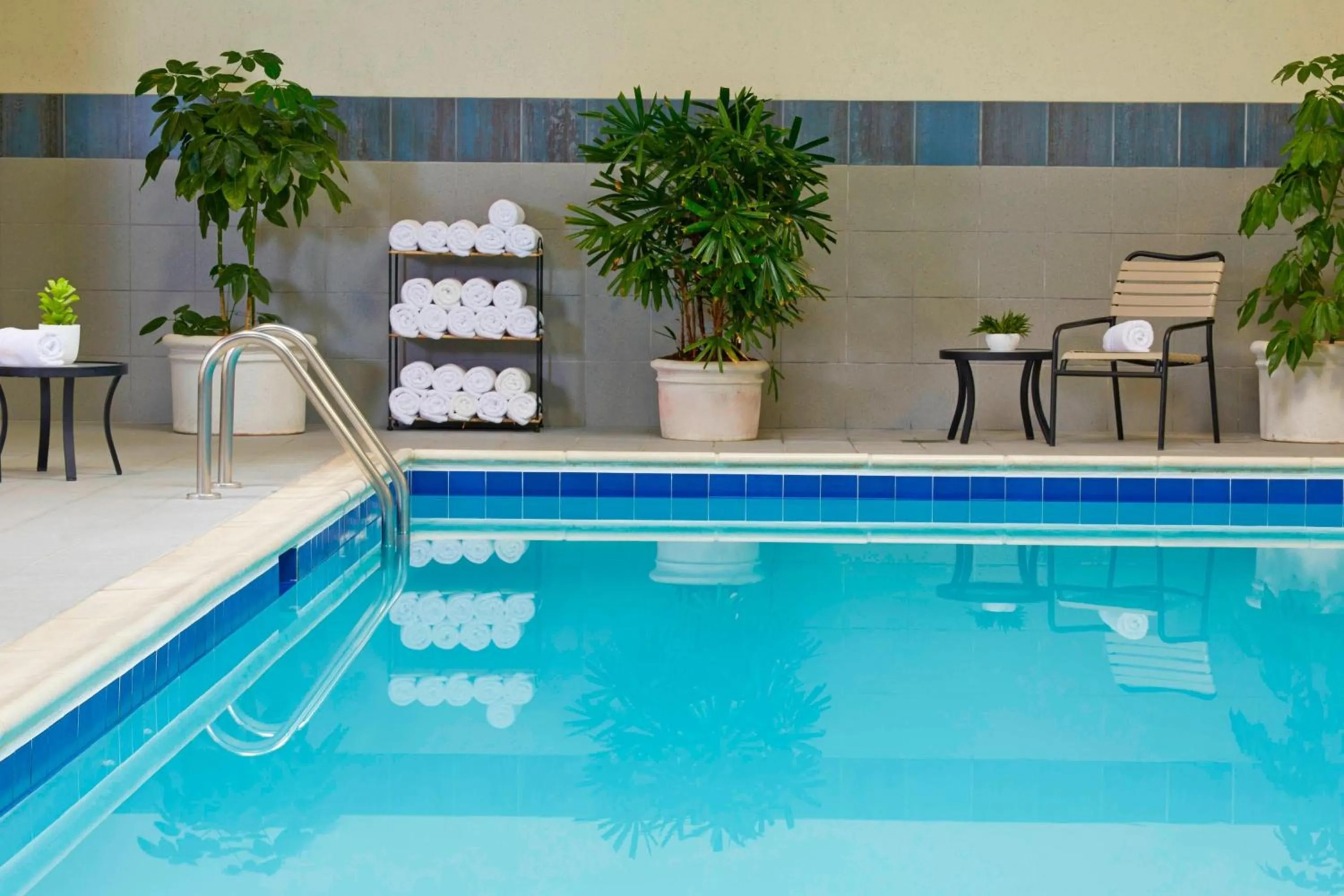 Swimming pool in Marriott Birmingham Grandview