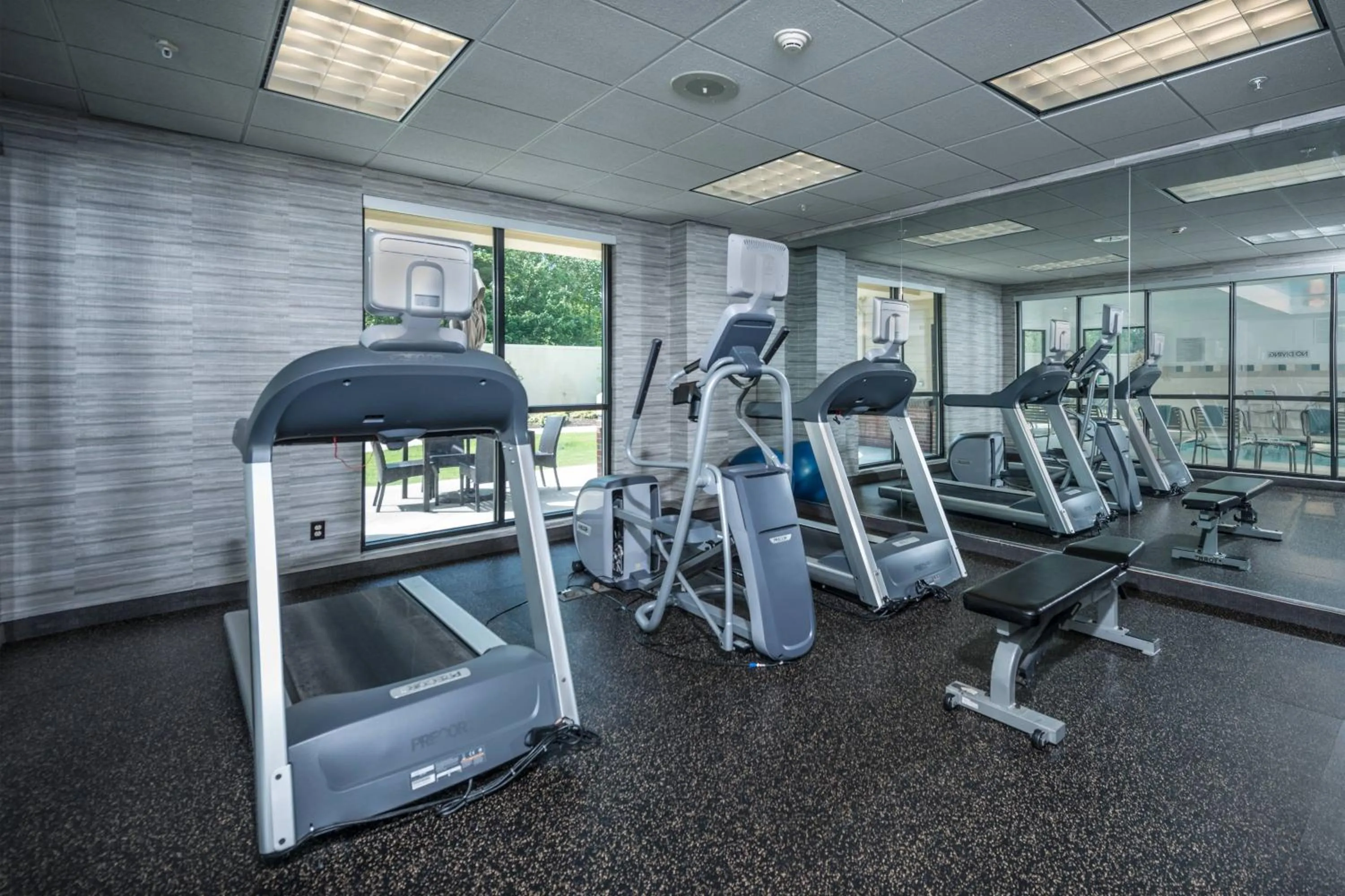 Fitness centre/facilities in Courtyard Bangor