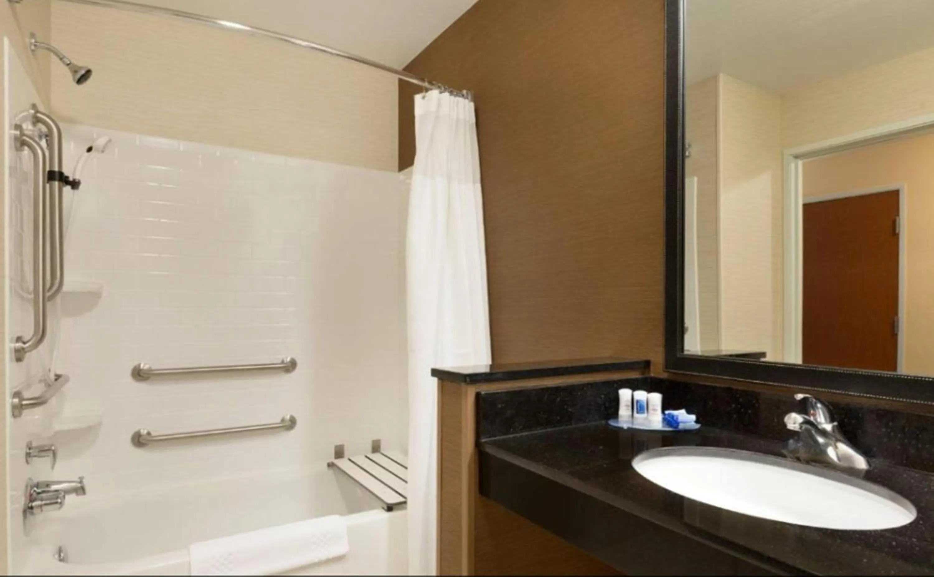 Bathroom in Country Inn & Suites by Radisson, Bismarck-Mandan