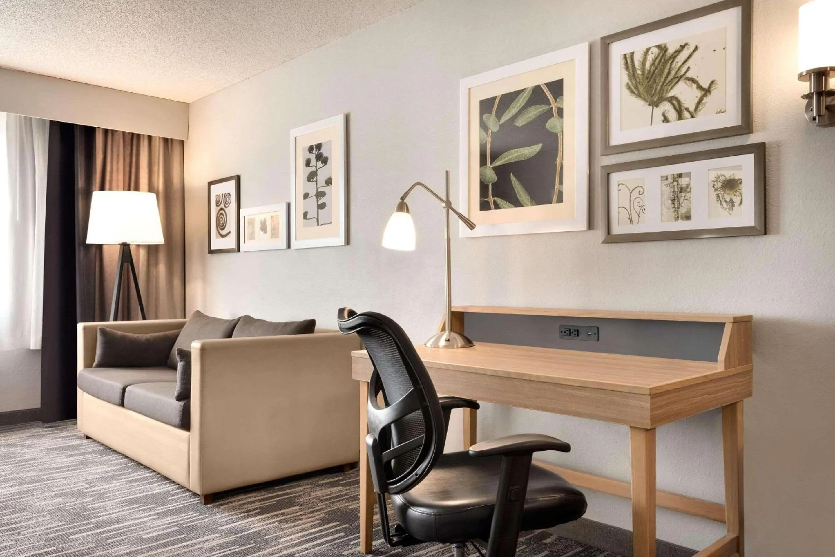 Bedroom in Country Inn & Suites by Radisson, Brookings