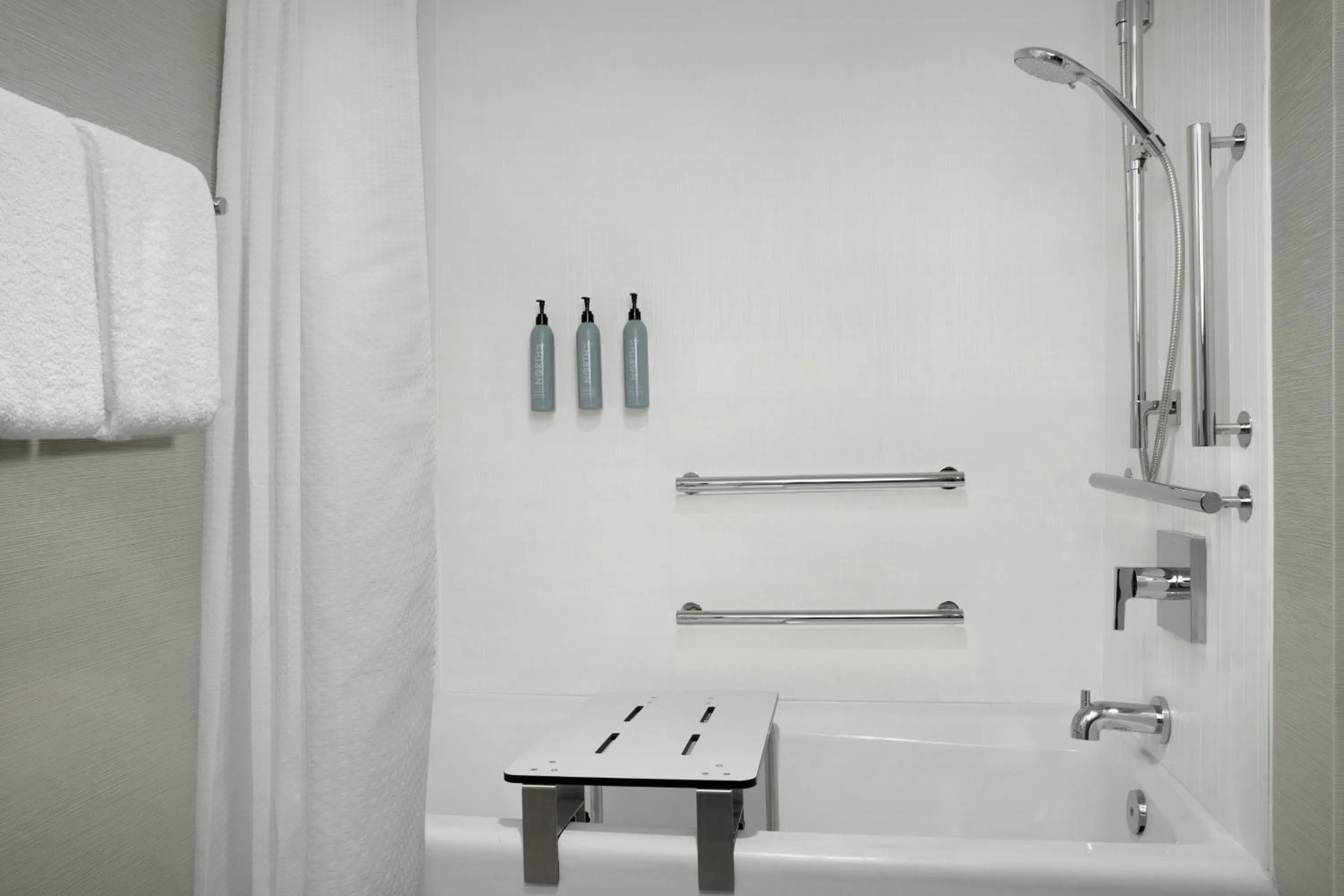 Bathroom in Courtyard by Marriott Bloomington