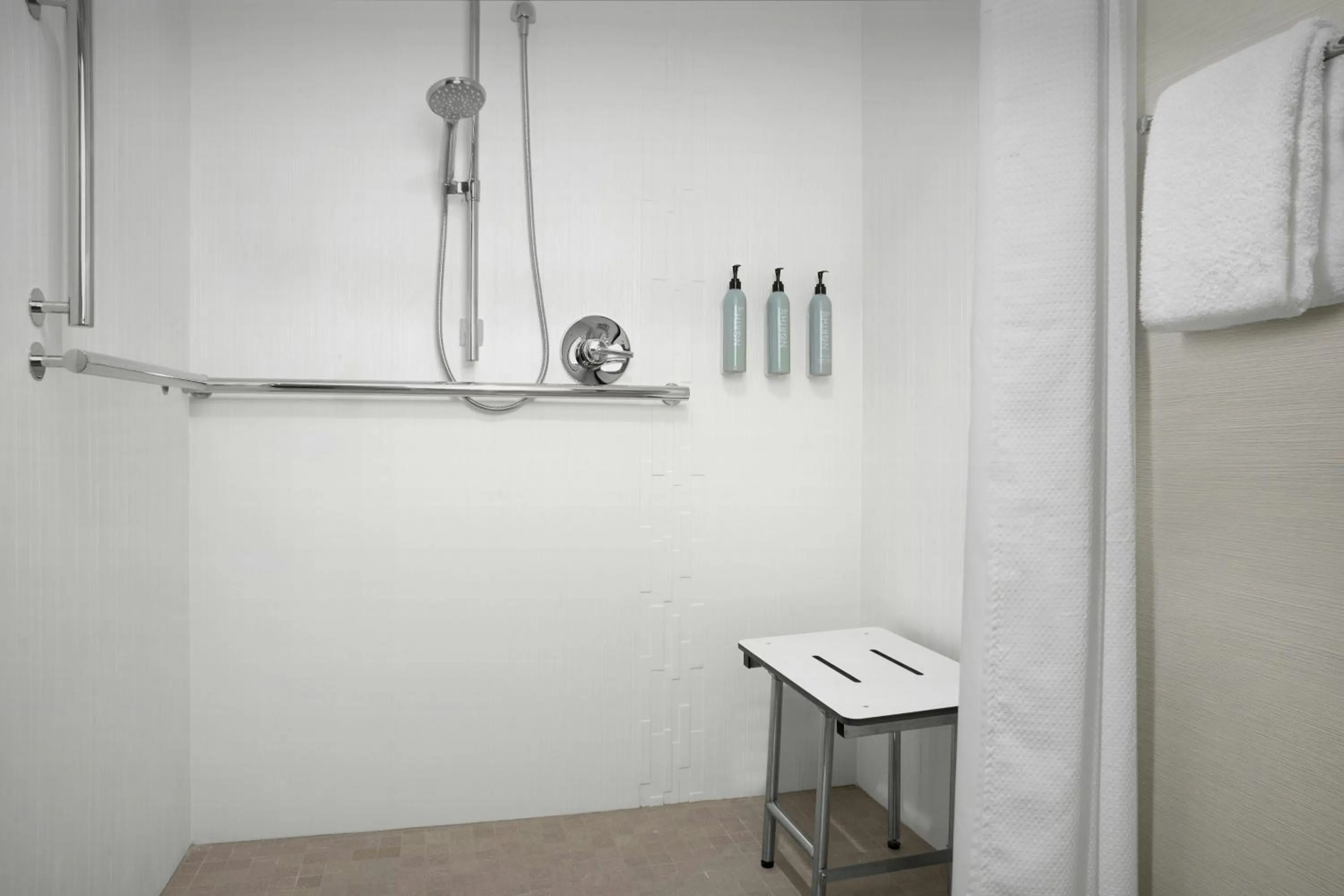 Bathroom in Courtyard by Marriott Bloomington