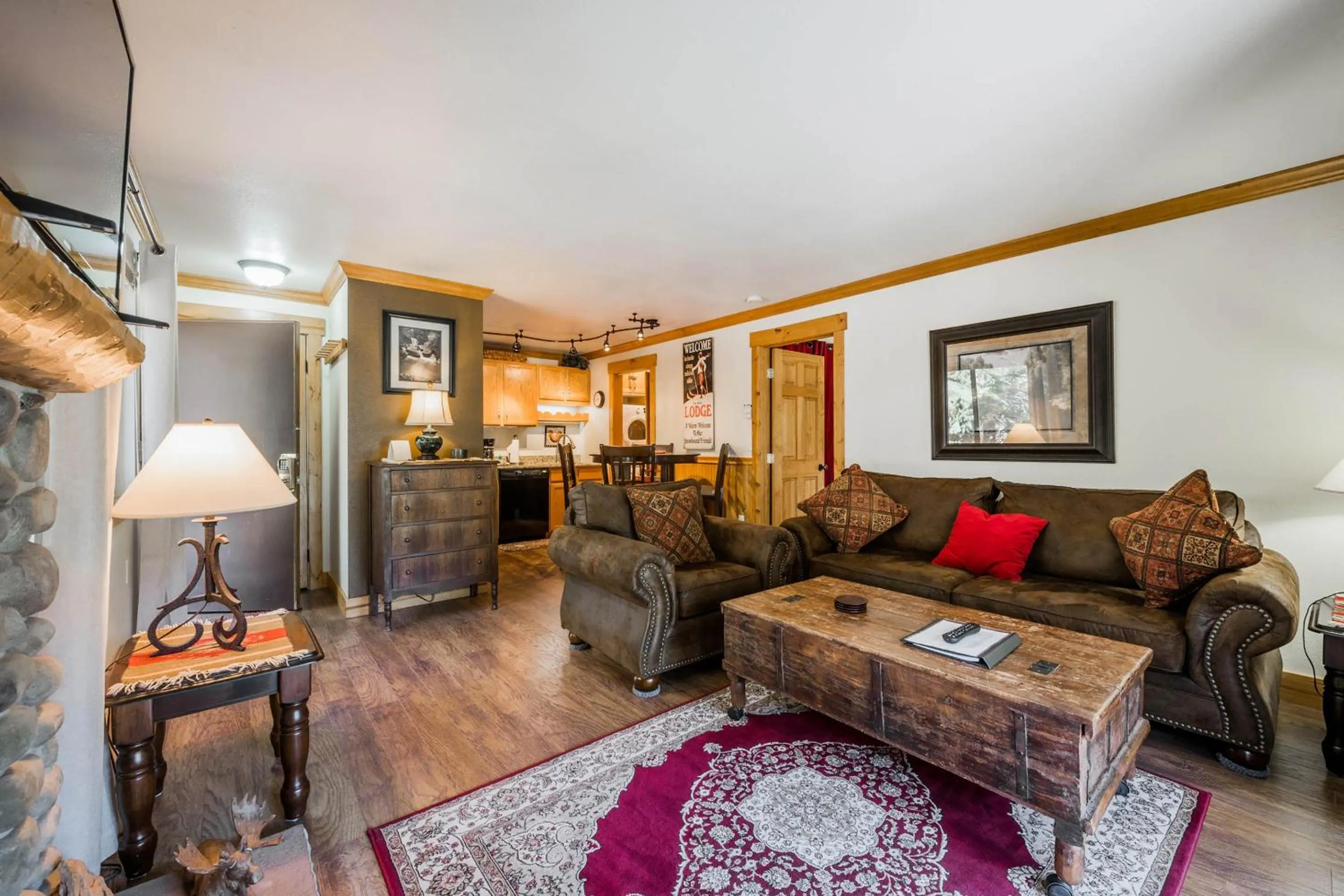 Living room in Red Pine Condominiums by All Seasons Resort Lodging