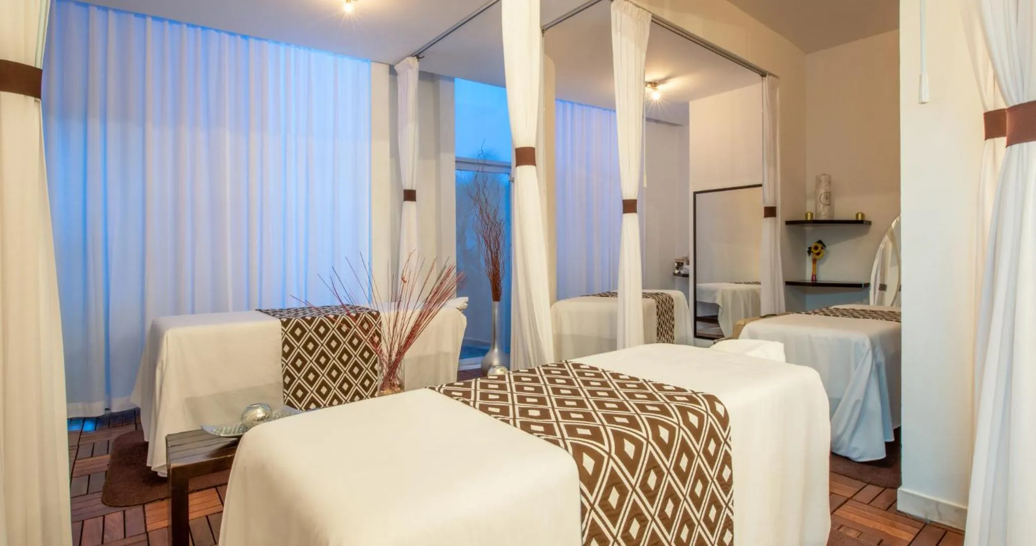 Massage, Bed in Park Royal Beach Mazatlán