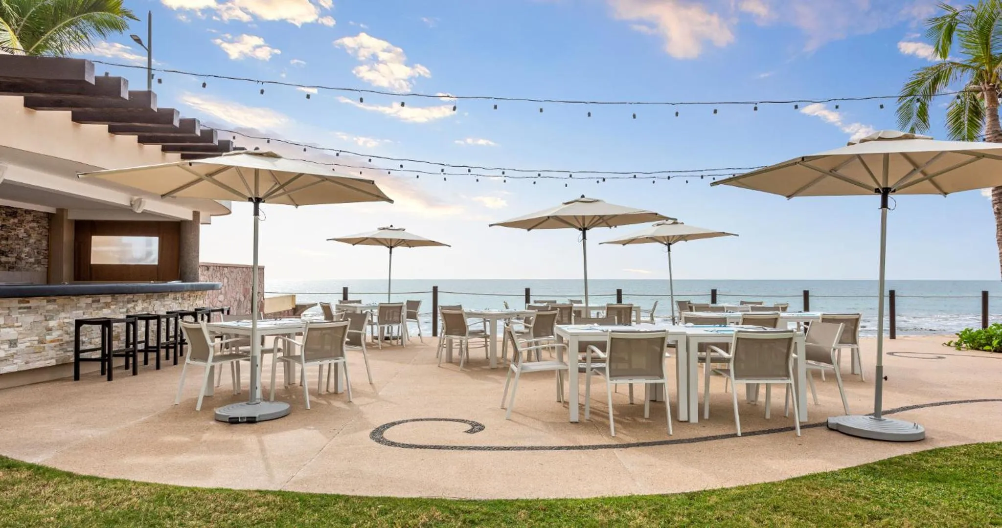 Patio in Park Royal Beach Mazatlán