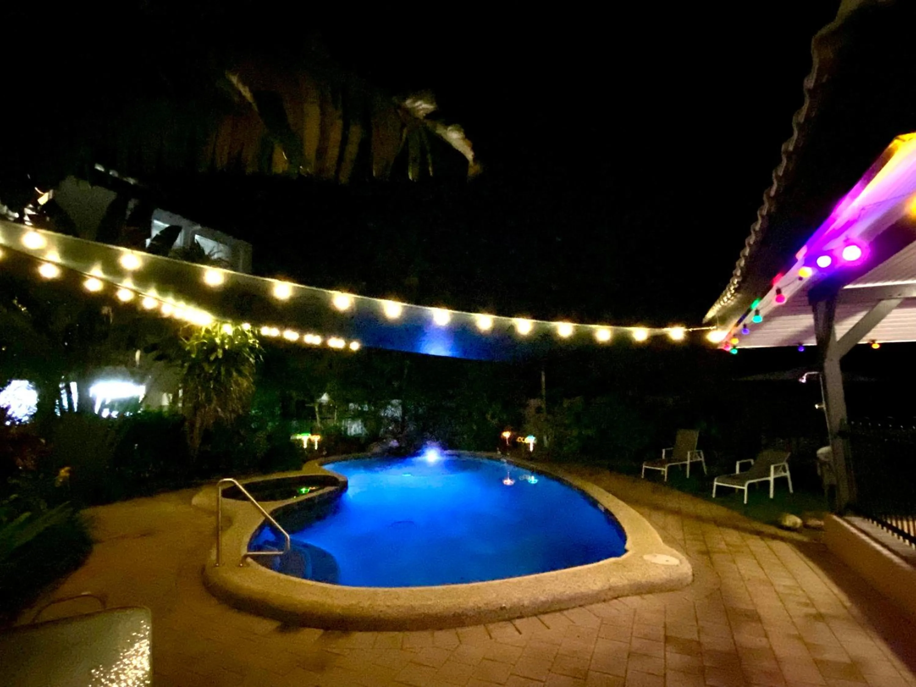 Night in Reef Gateway Apartments