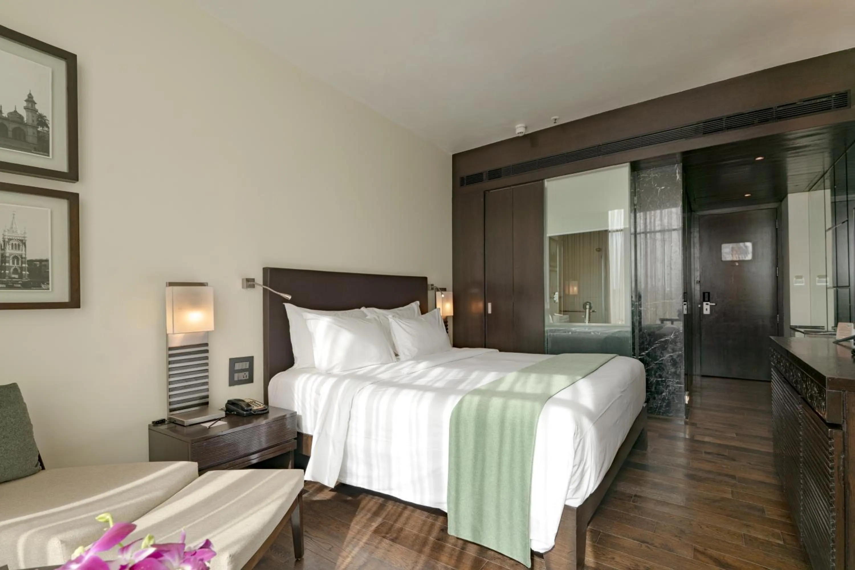 Photo of the whole room, Bed in The Mirador