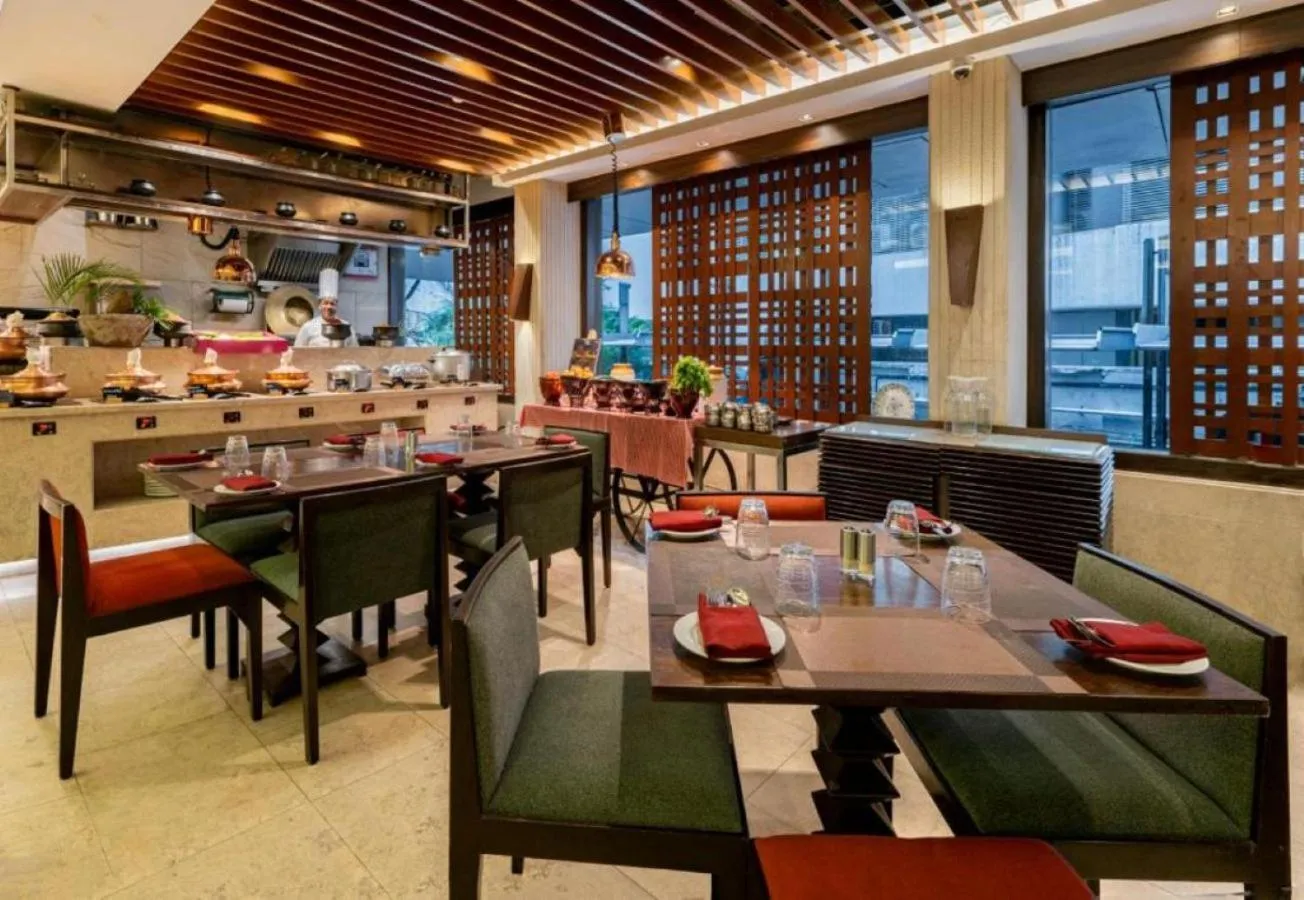 Restaurant/places to eat in The Mirador