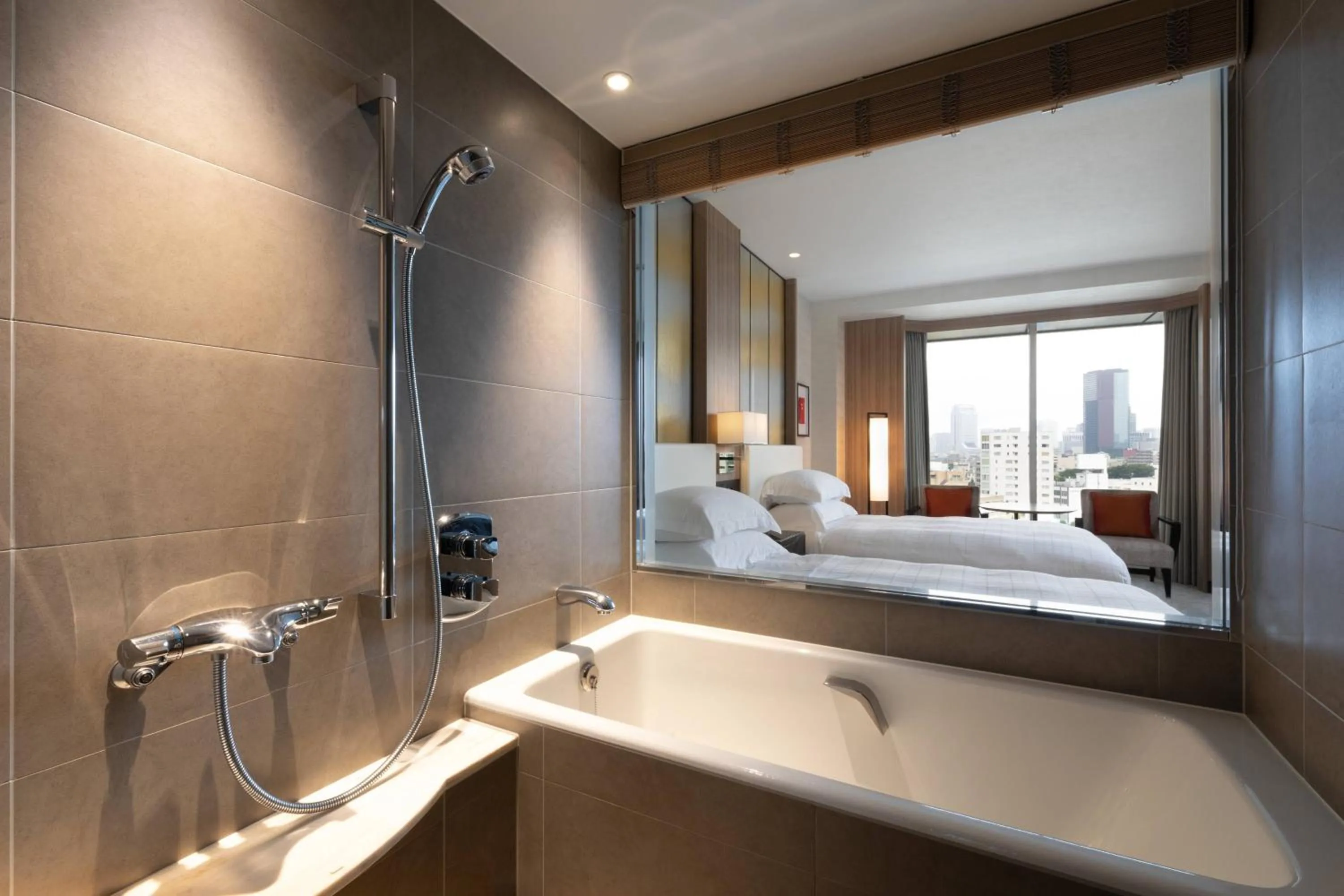 Bathroom, Bed in Sheraton Miyako Hotel Tokyo