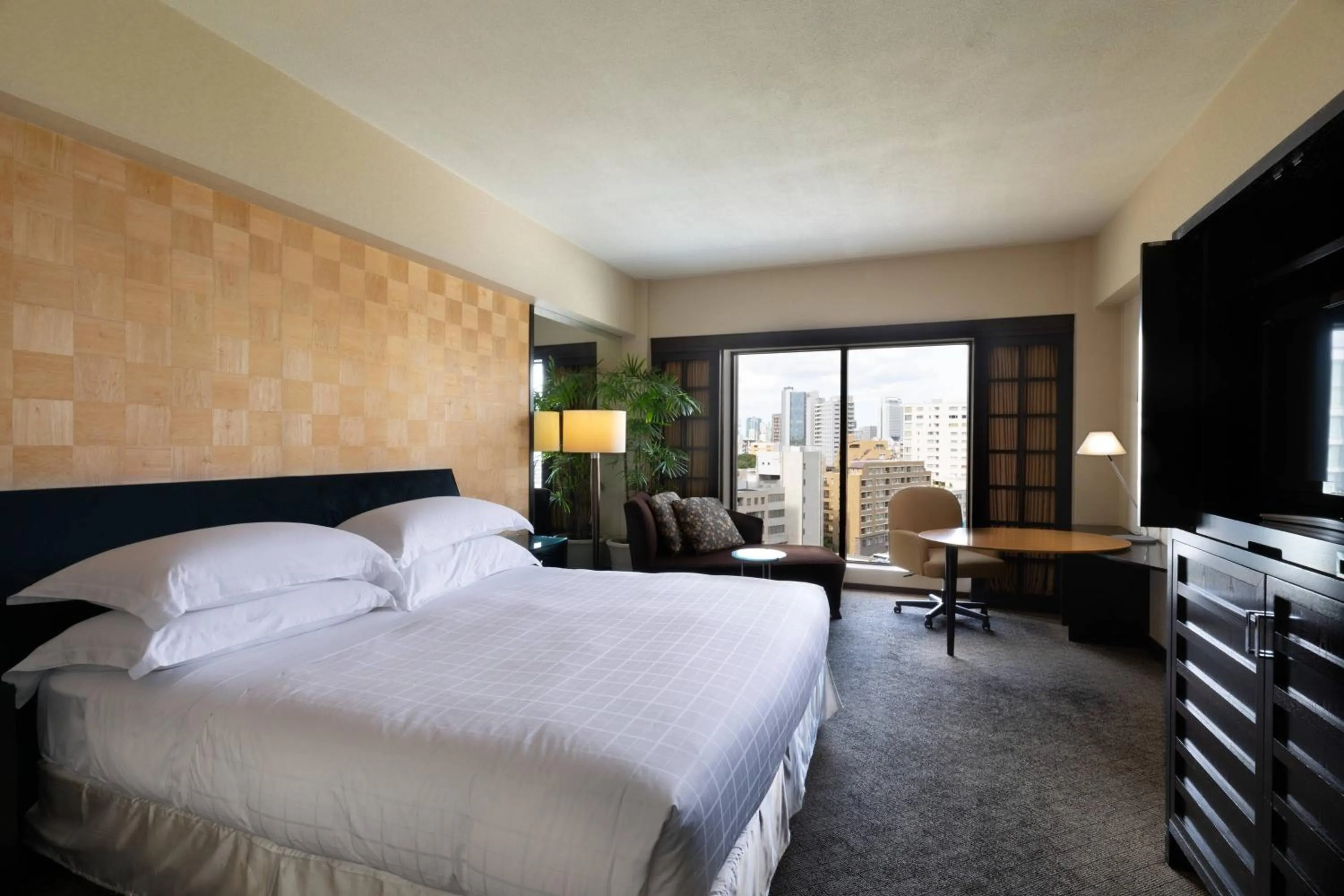 Deluxe King Room in Sheraton Miyako Hotel Tokyo