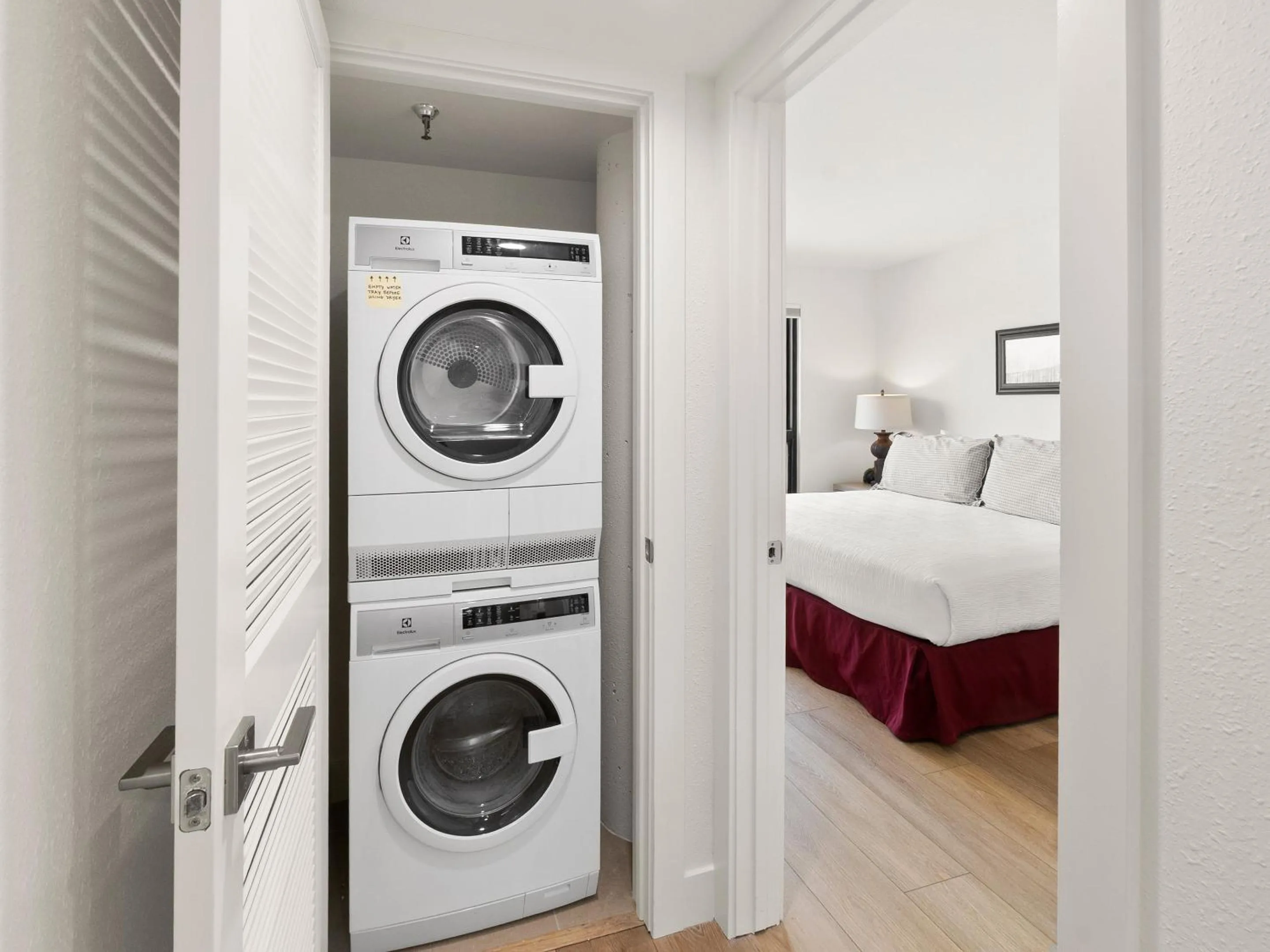 laundry, Bed in Silver King by All Seasons Resort Lodging