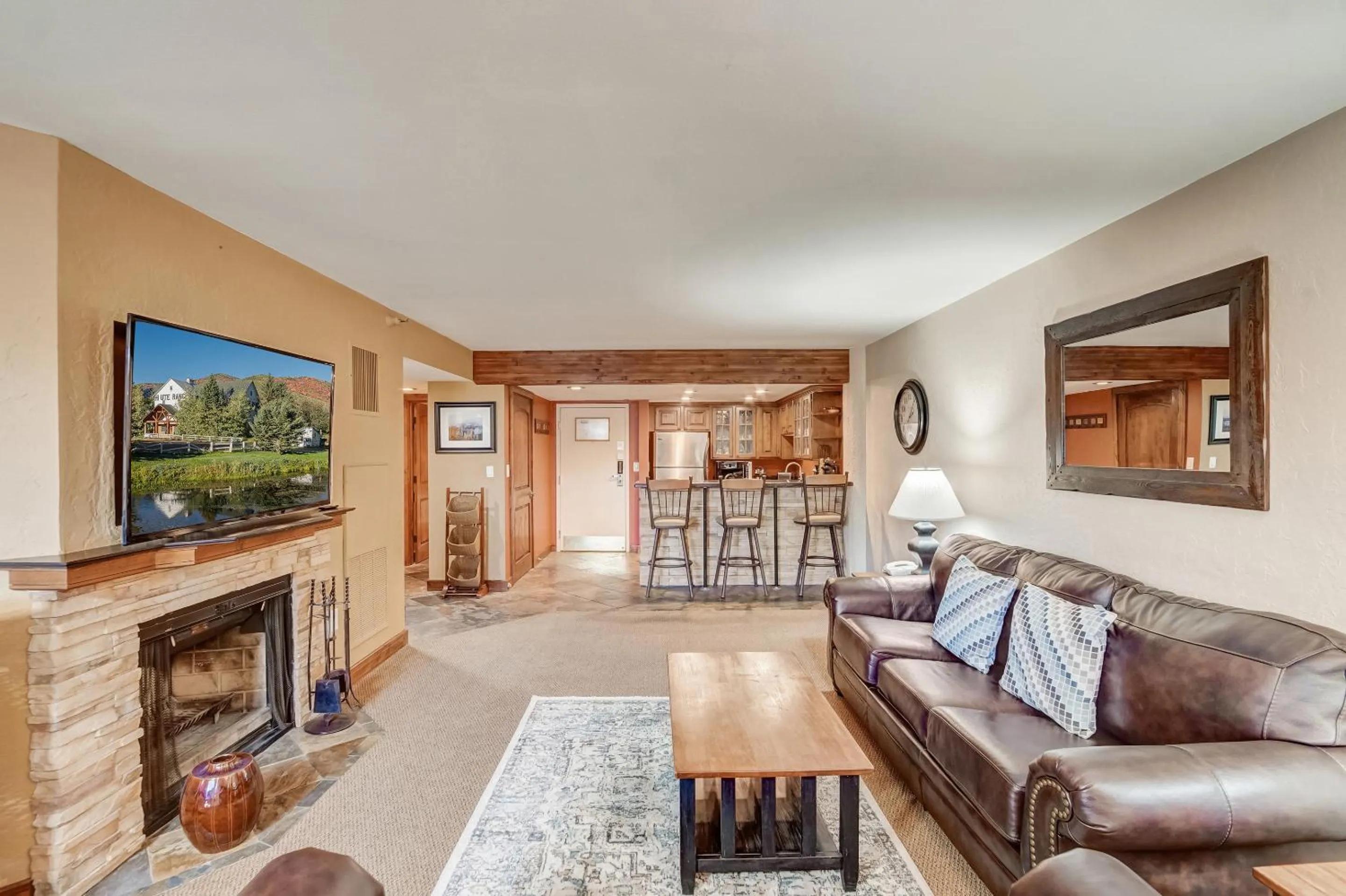 Living room in Silver King by All Seasons Resort Lodging