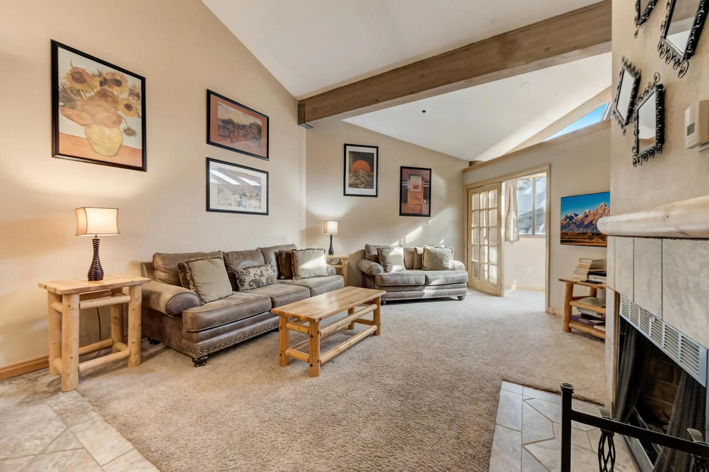 Living room in Silver King by All Seasons Resort Lodging