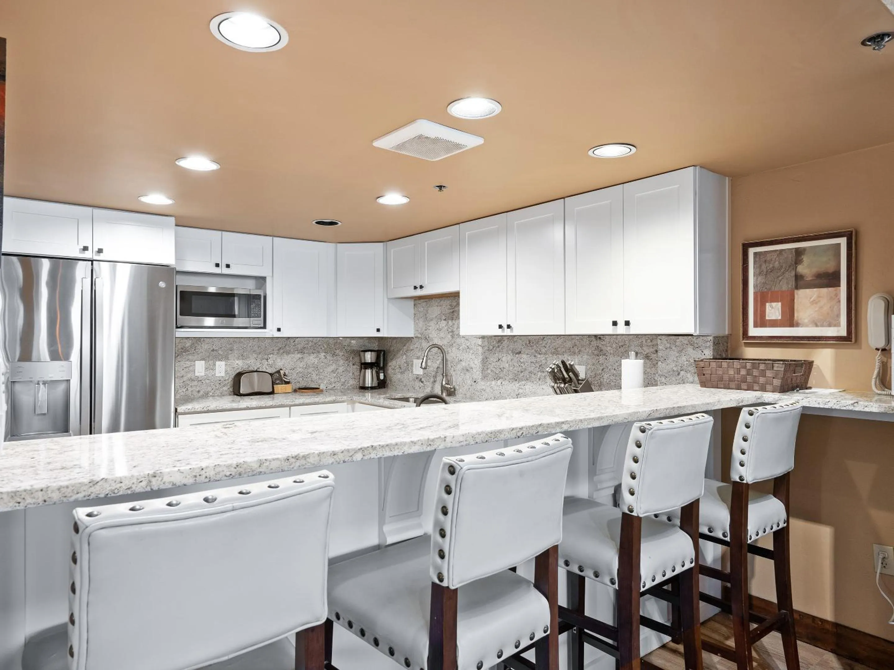 Kitchen or kitchenette in Silver King by All Seasons Resort Lodging