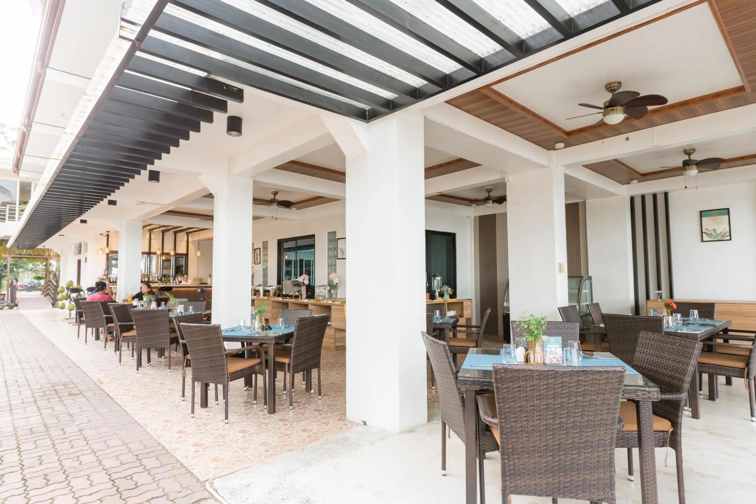 Restaurant/places to eat in Costa Palawan Resort