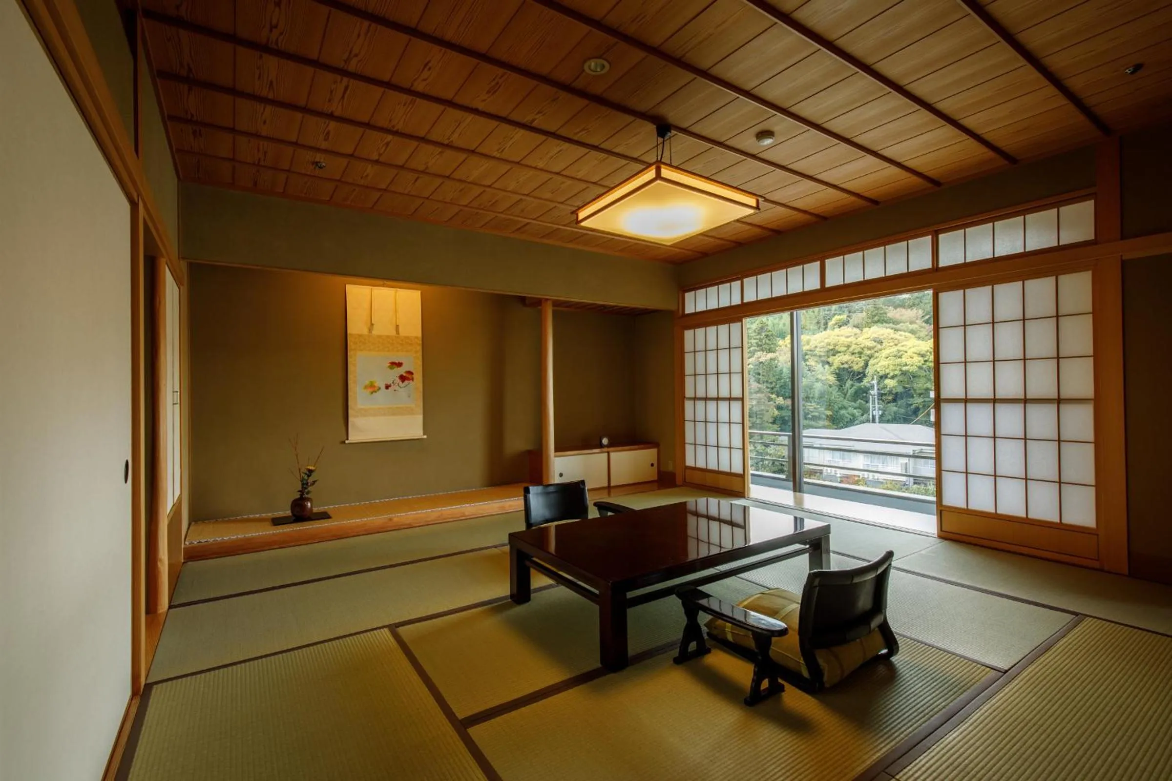 Nakanobo Zuien (Adult Only)