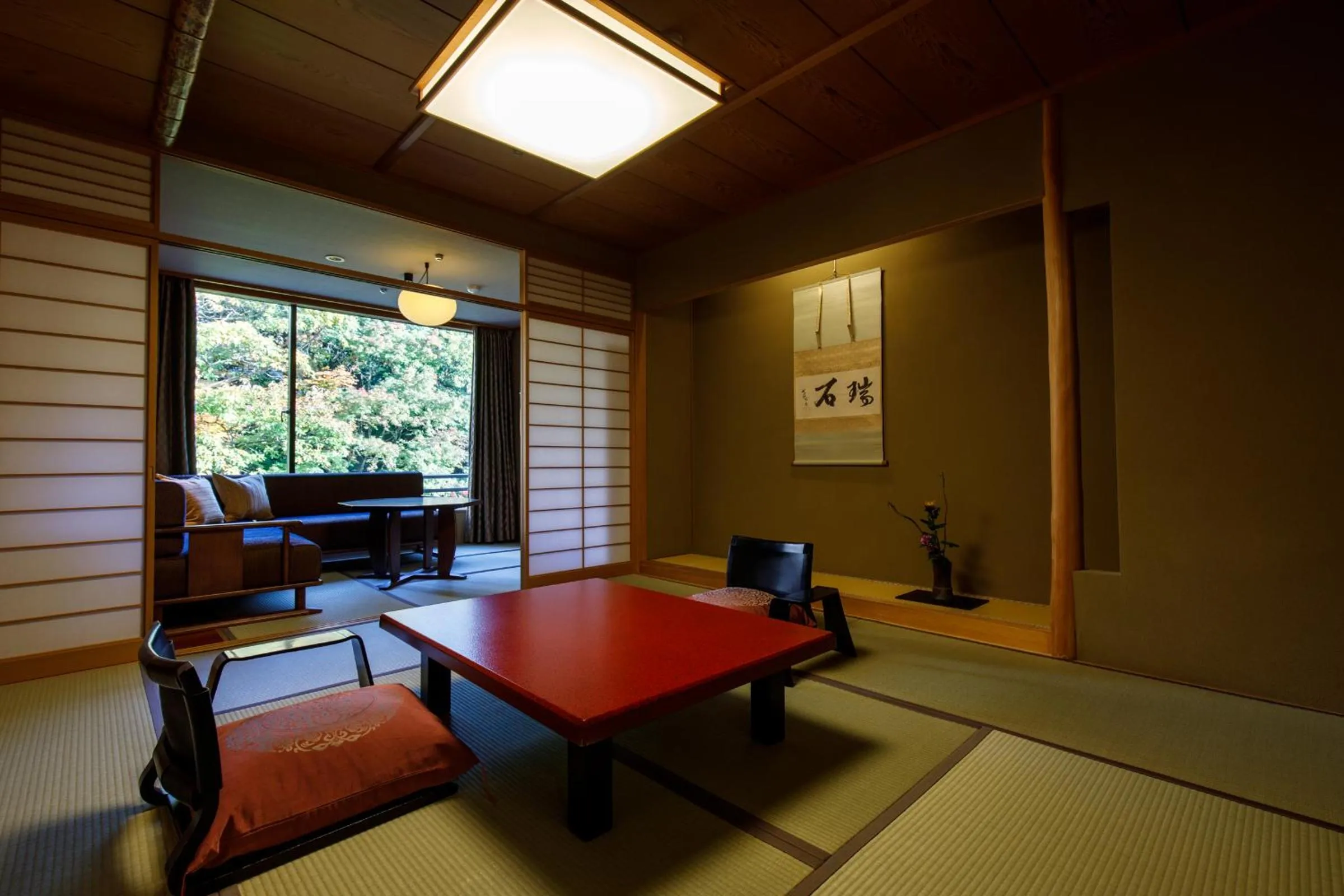 Nakanobo Zuien (Adult Only)