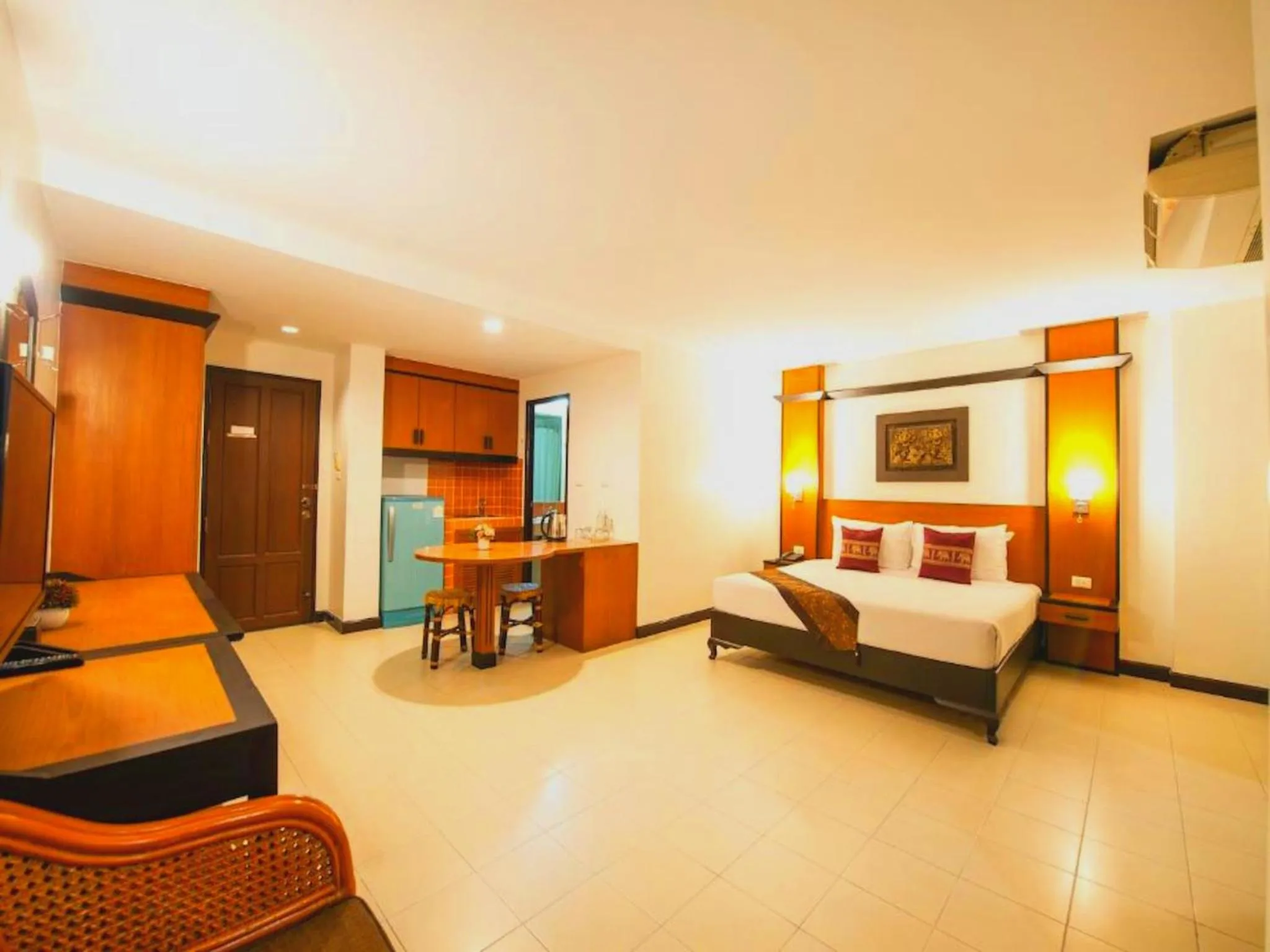 Guests, Bed in Piyada Residence By TecHotels - Guest Friendly - Near to Beach, Famous Walking Street - Night Clubs , Bars & Discos