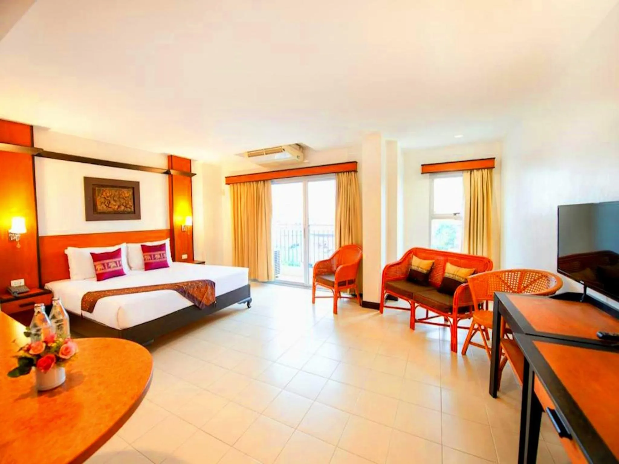 Guests, Bed in Piyada Residence By TecHotels - Guest Friendly - Near to Beach, Famous Walking Street - Night Clubs , Bars & Discos