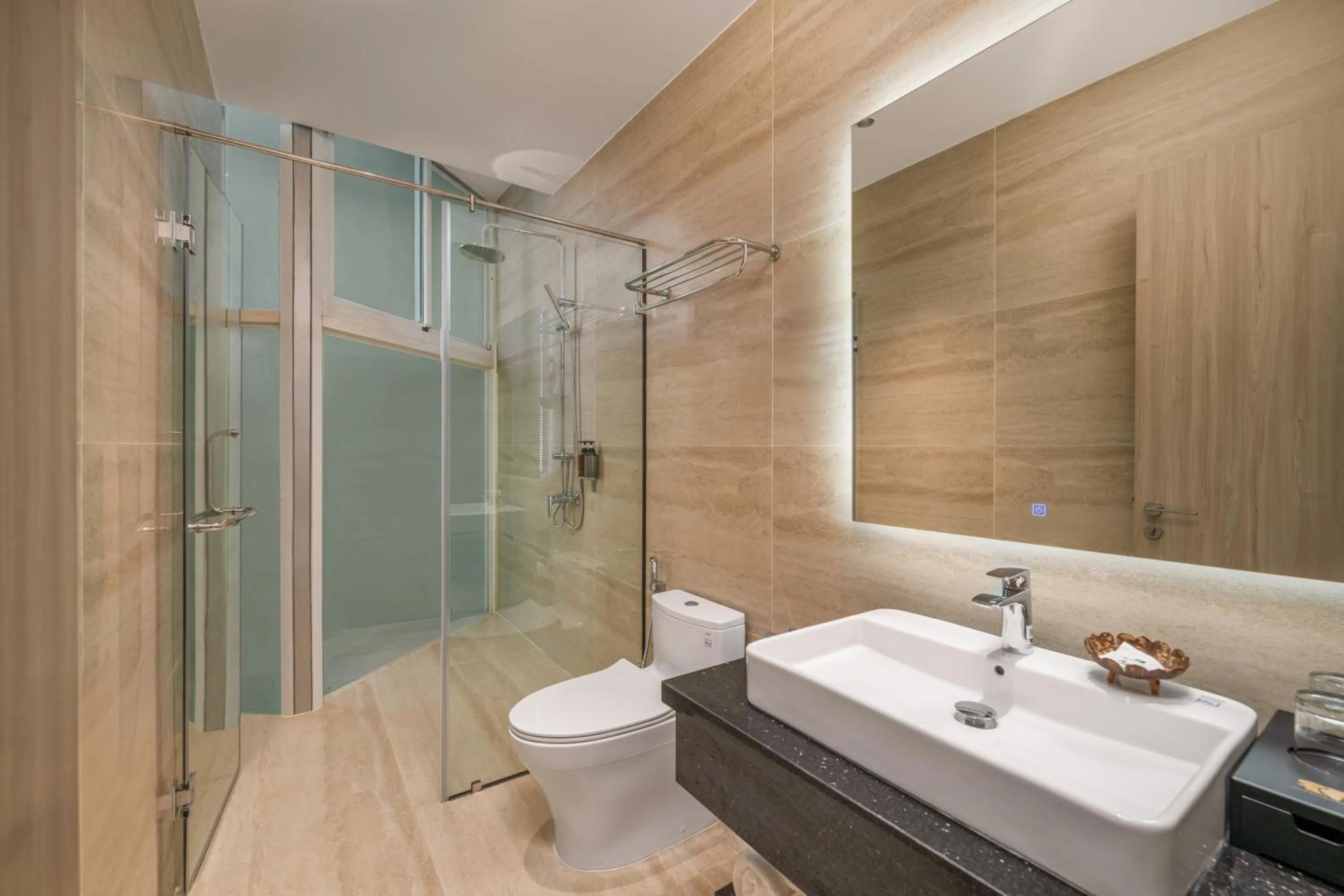 Shower in Sun River Hotel