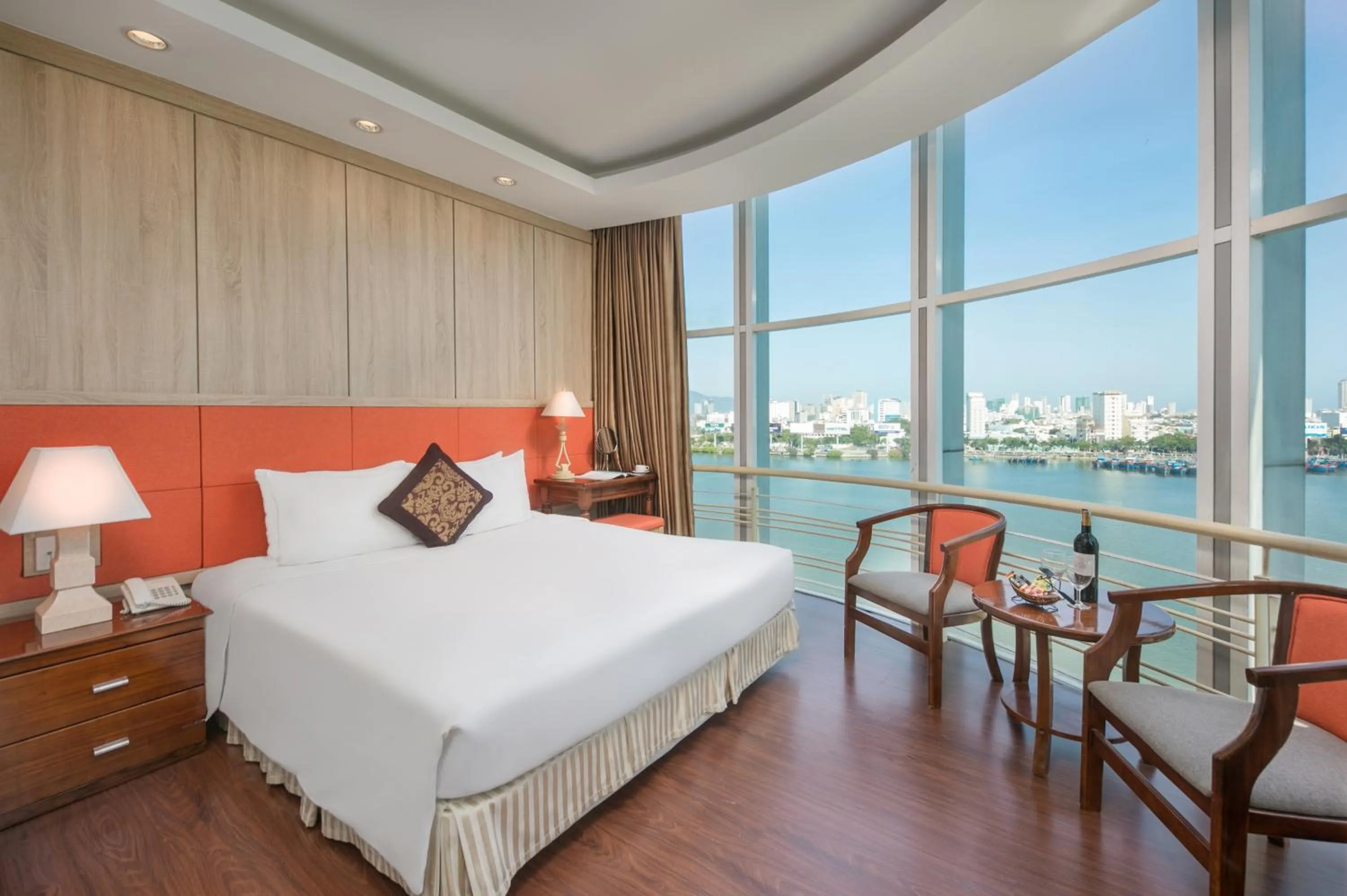 Photo of the whole room, Bed in Sun River Hotel