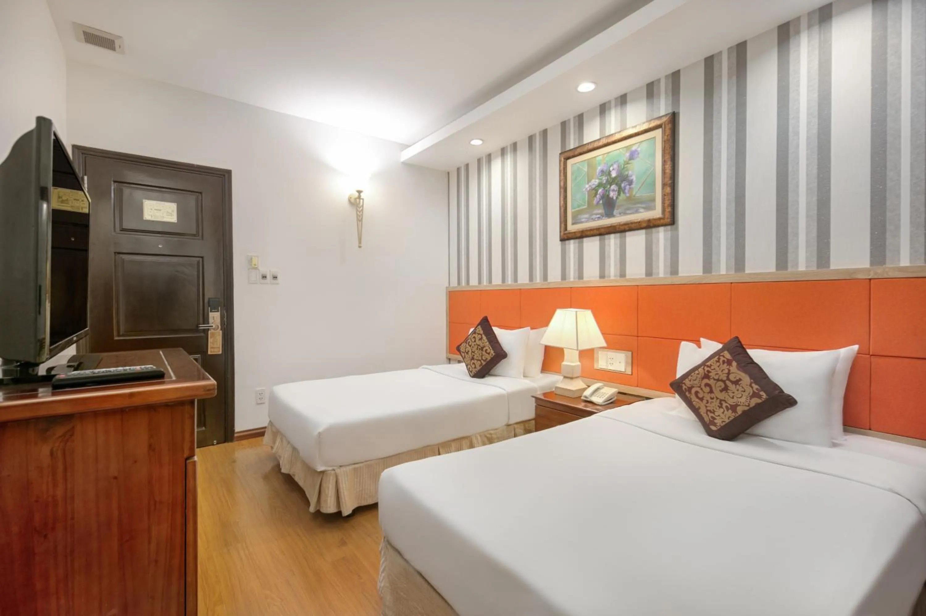 Bed in Sun River Hotel