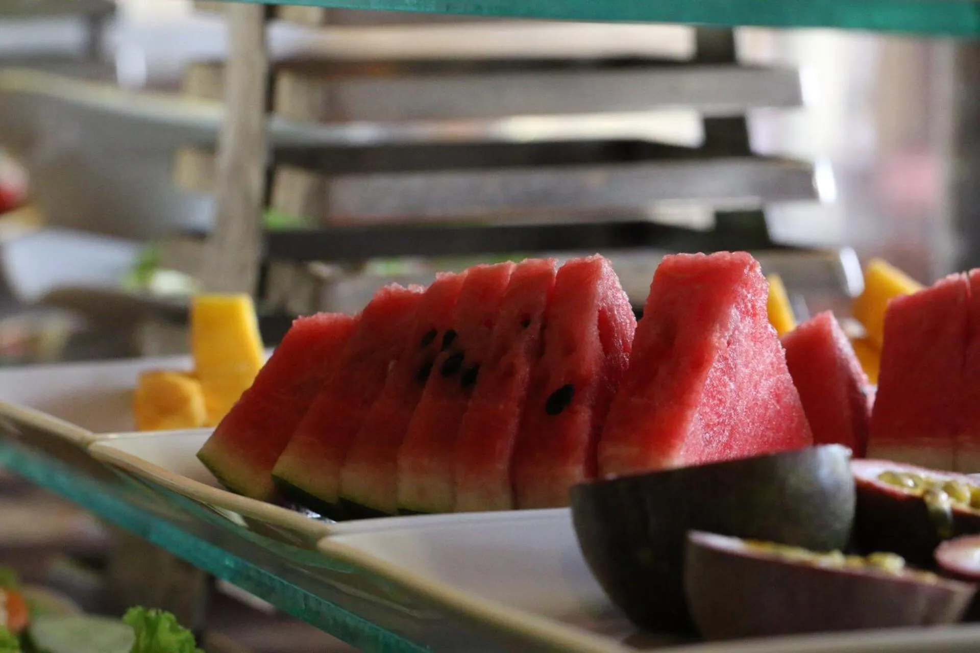 Restaurant/places to eat in Long Life Riverside Hotel