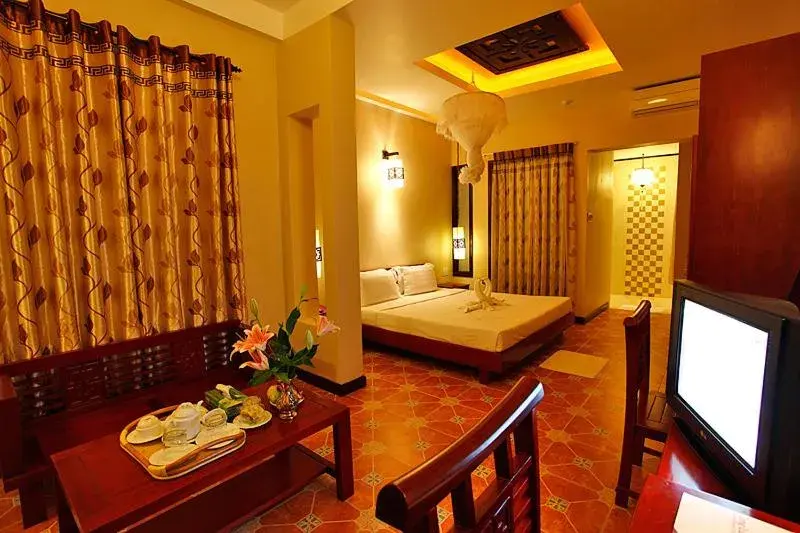 Deluxe Double or Twin Room in Long Life Riverside Hotel Deluxe Double or Twin Room in Long Life Riverside Hotel
