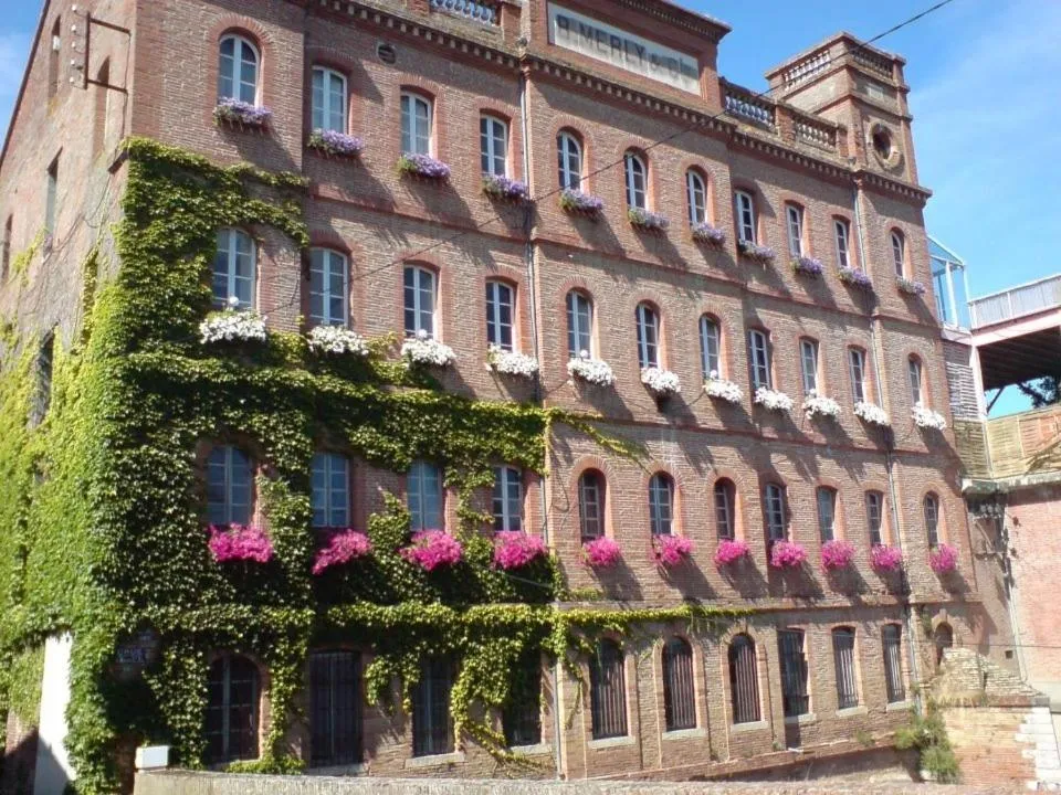 Facade/entrance in Moulin d'Albias aux portes de Montauban