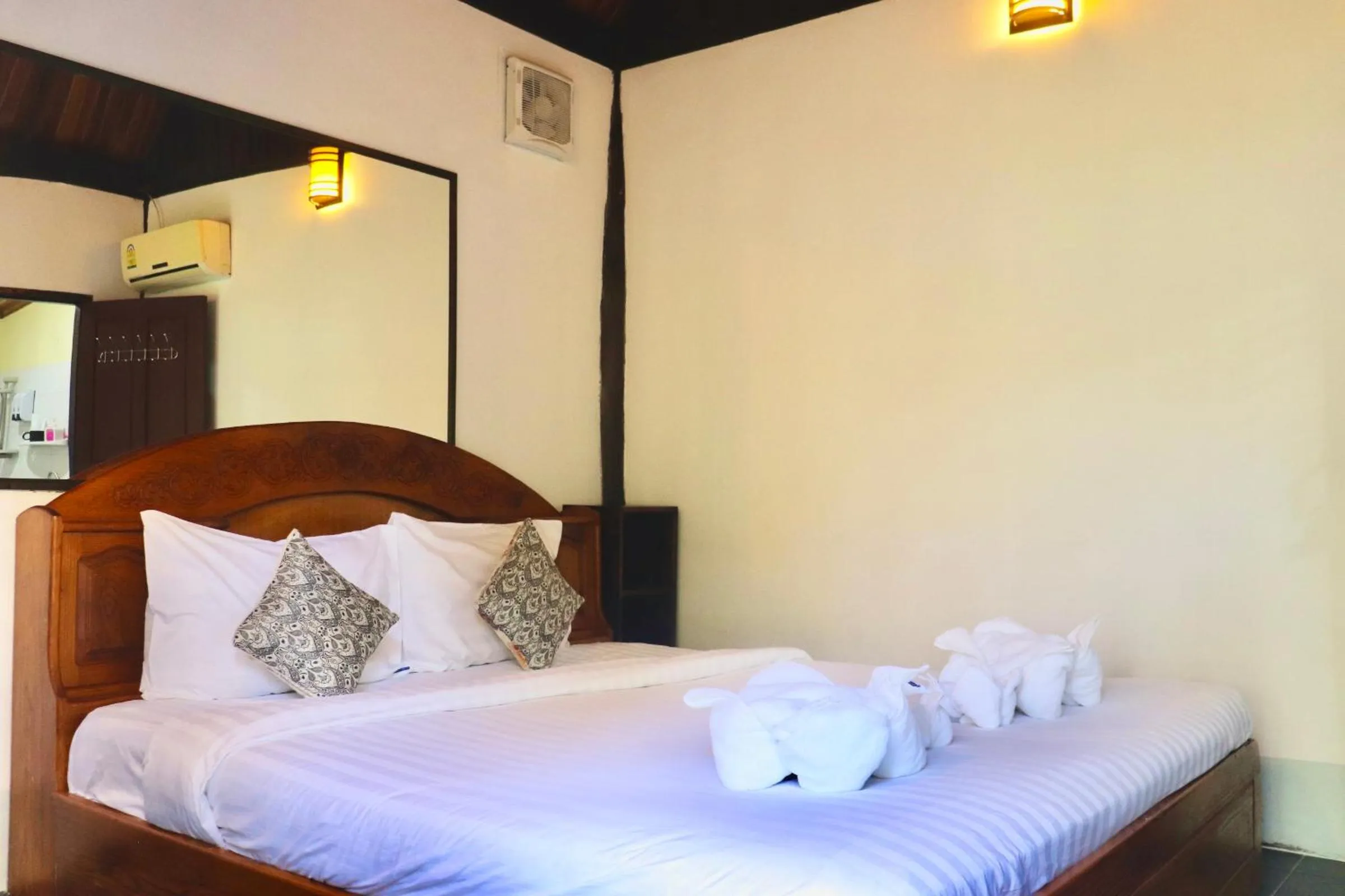 Bedroom, Bed in Villa Khoum Xieng Thong Boutique
