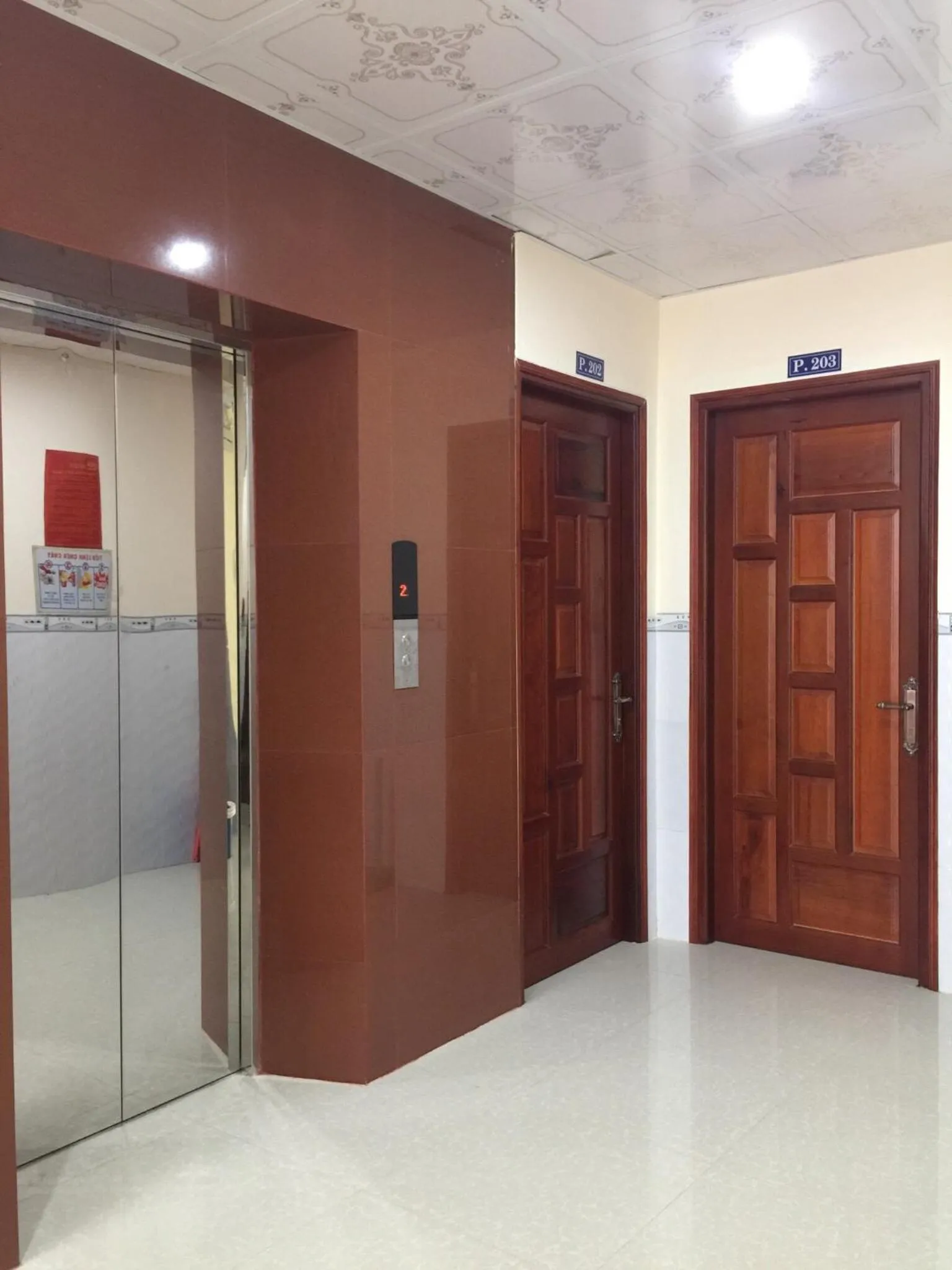 Facade/entrance in De Vuong 2