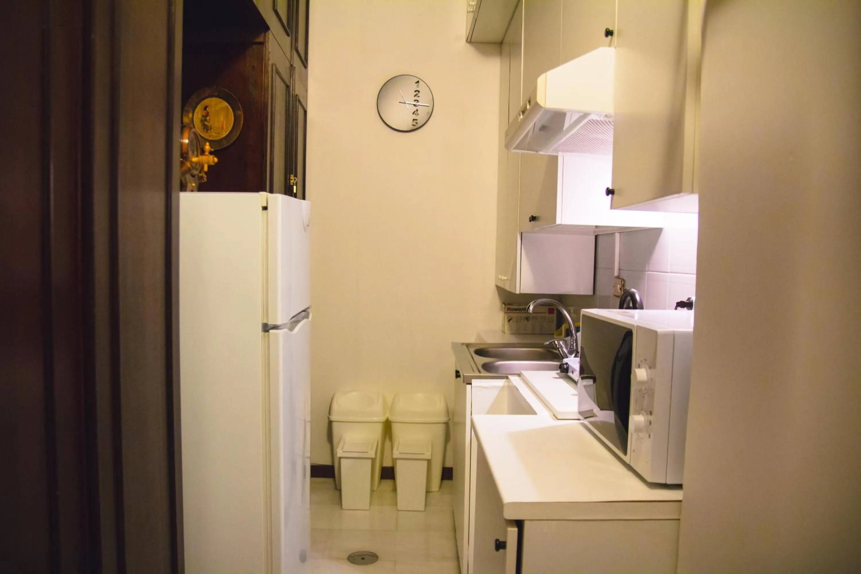 Communal kitchen in Easy House