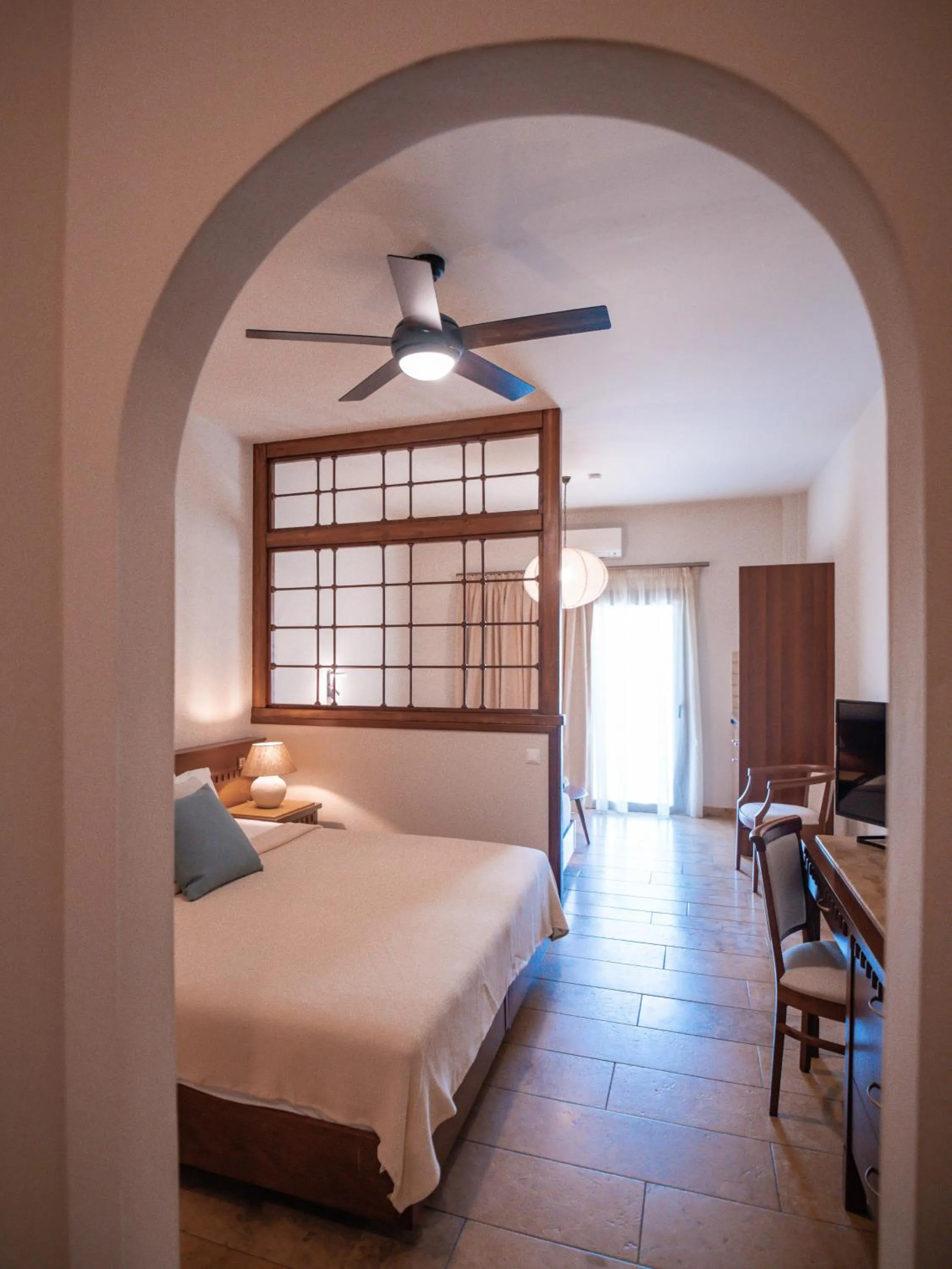 Bedroom, Bed in Dracos Hotel