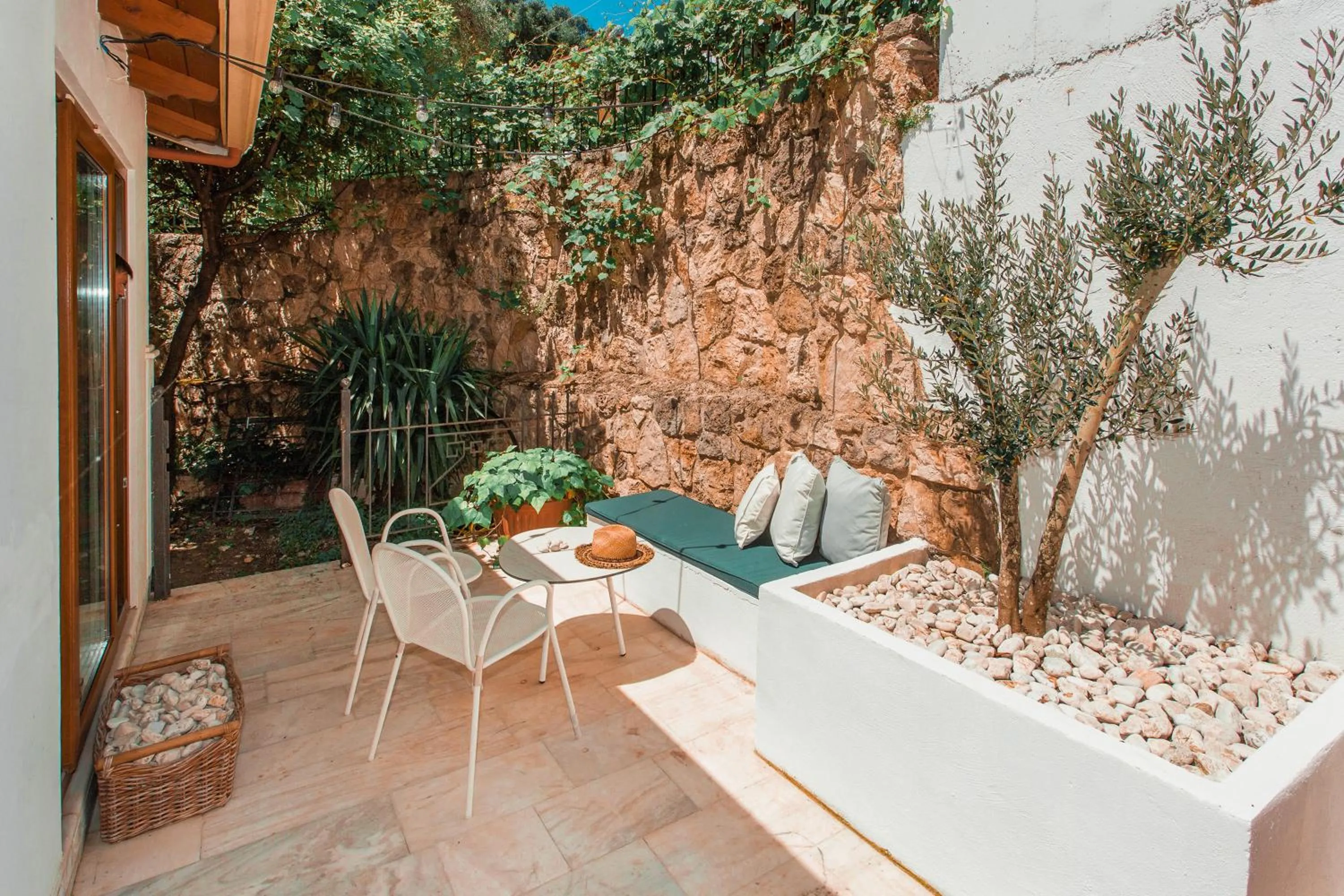 Patio in Dracos Hotel