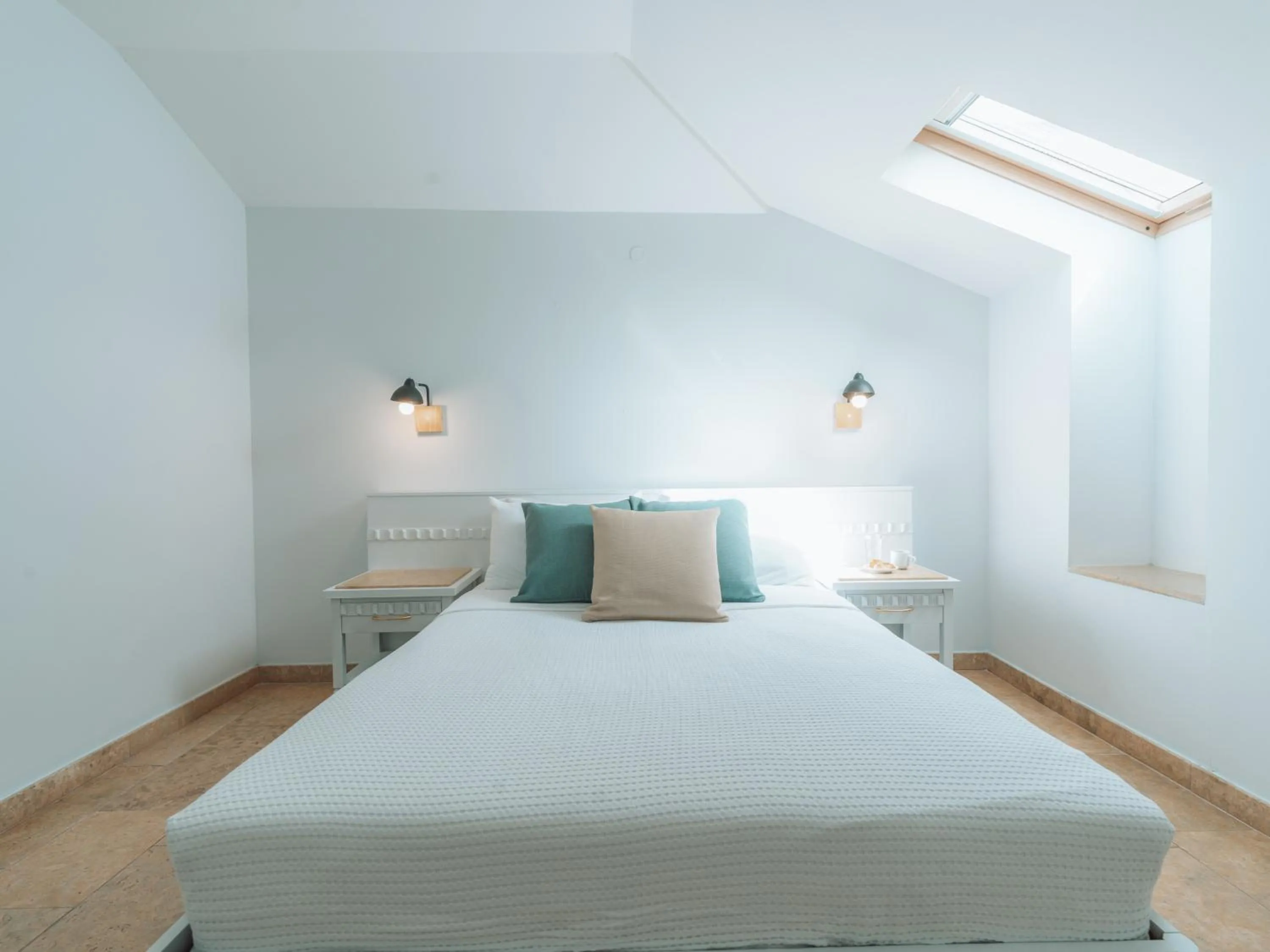 Bedroom, Bed in Dracos Hotel