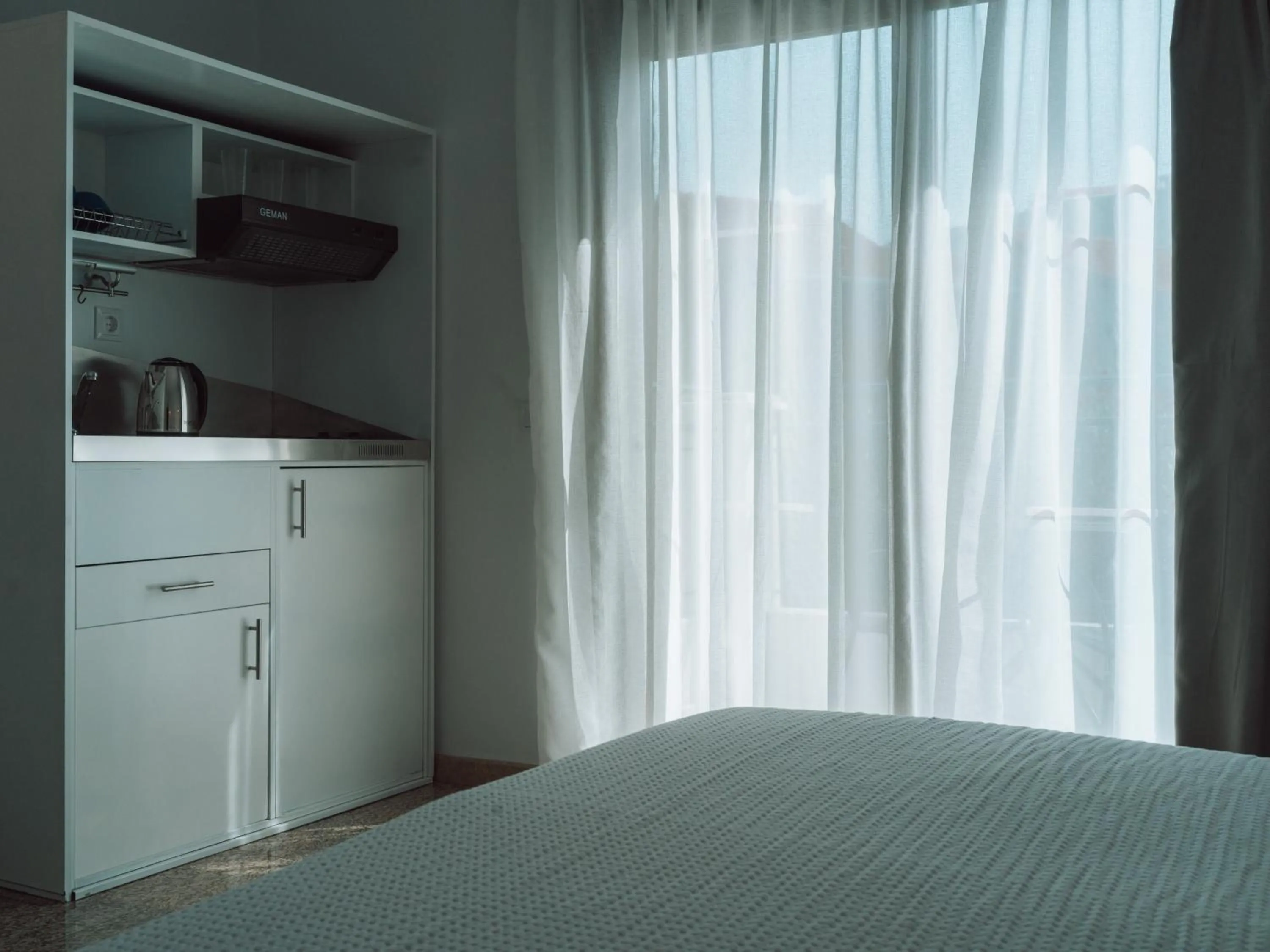 Bedroom, Bed in Dracos Hotel